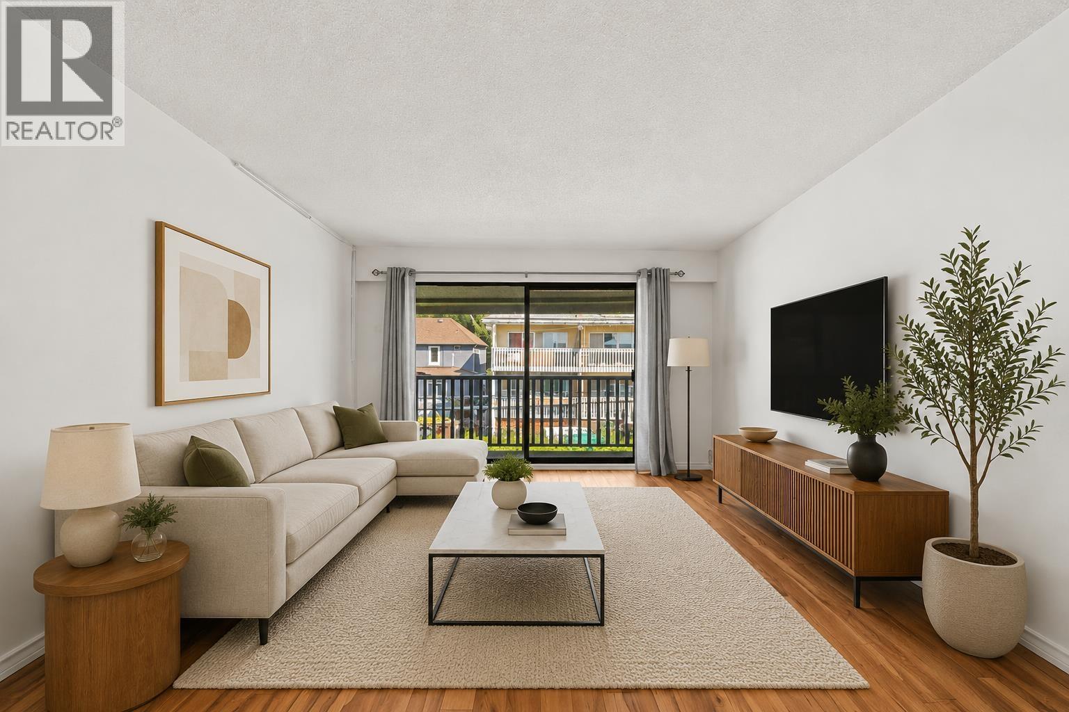 315 310 W 3rd Street, North Vancouver, British Columbia  V7M 1G4 - Photo 2 - R3110529