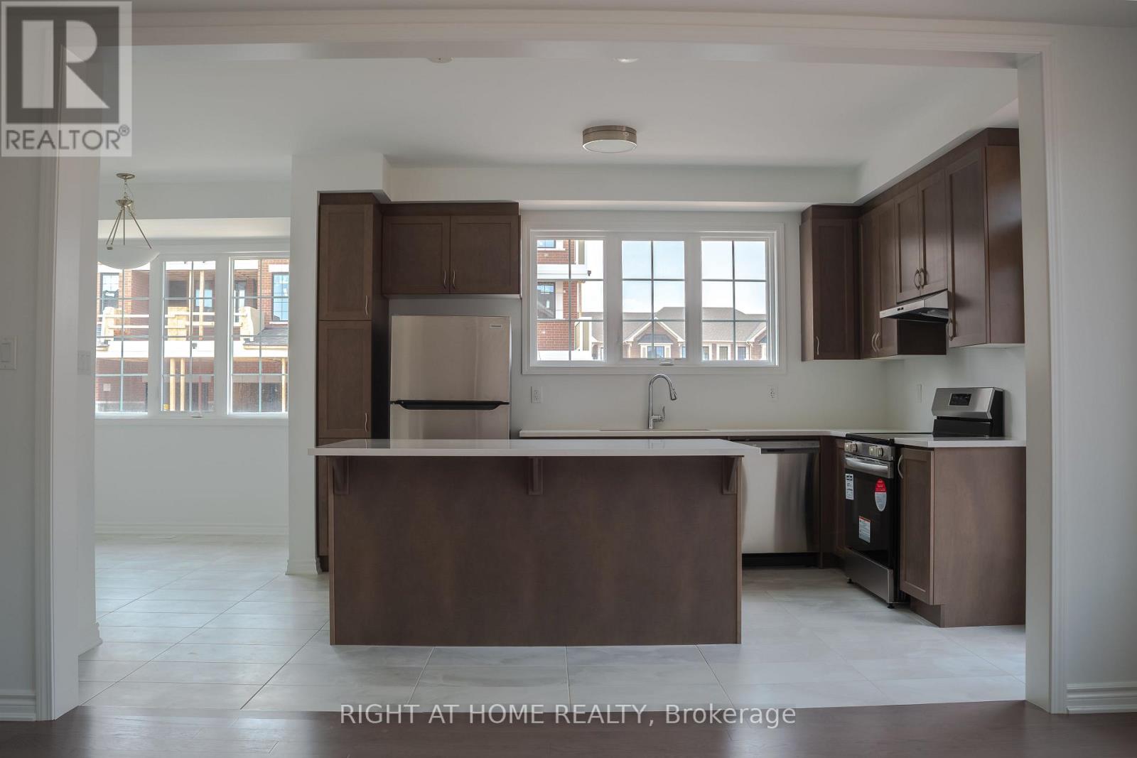 1230 Poppy Gardens, Oakville, Ontario  L6H 7Y5 - Photo 2 - W13218882