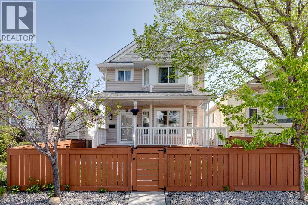 28 Hidden Point Nw, Calgary, Alberta  T3A 5P5 - Photo 1 - A2315602