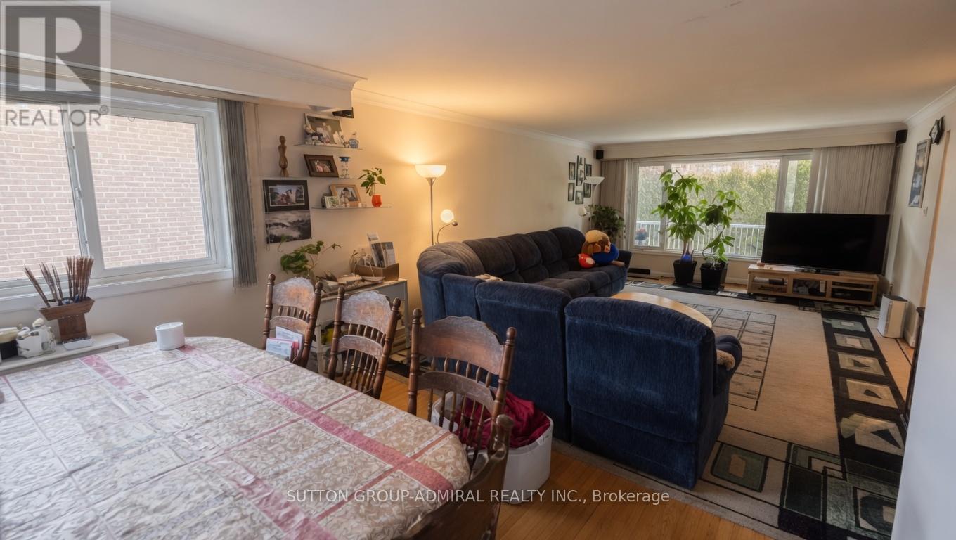 73 Hove Street, Toronto, Ontario  M3H 4Z2 - Photo 5 - C13218278