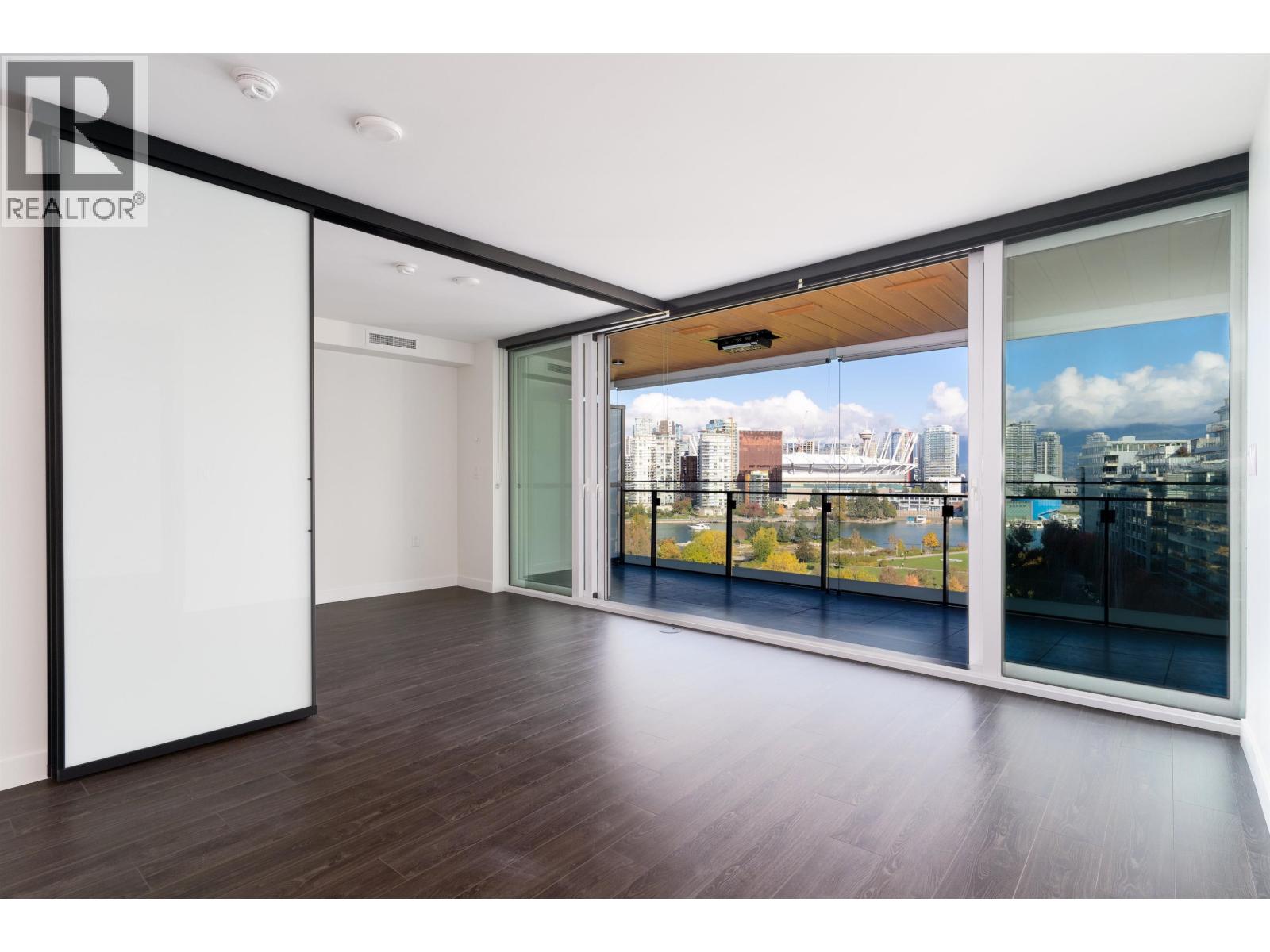 1012 1768 Cook Street, Vancouver, British Columbia  V5Y 0N3 - Photo 3 - R3128887