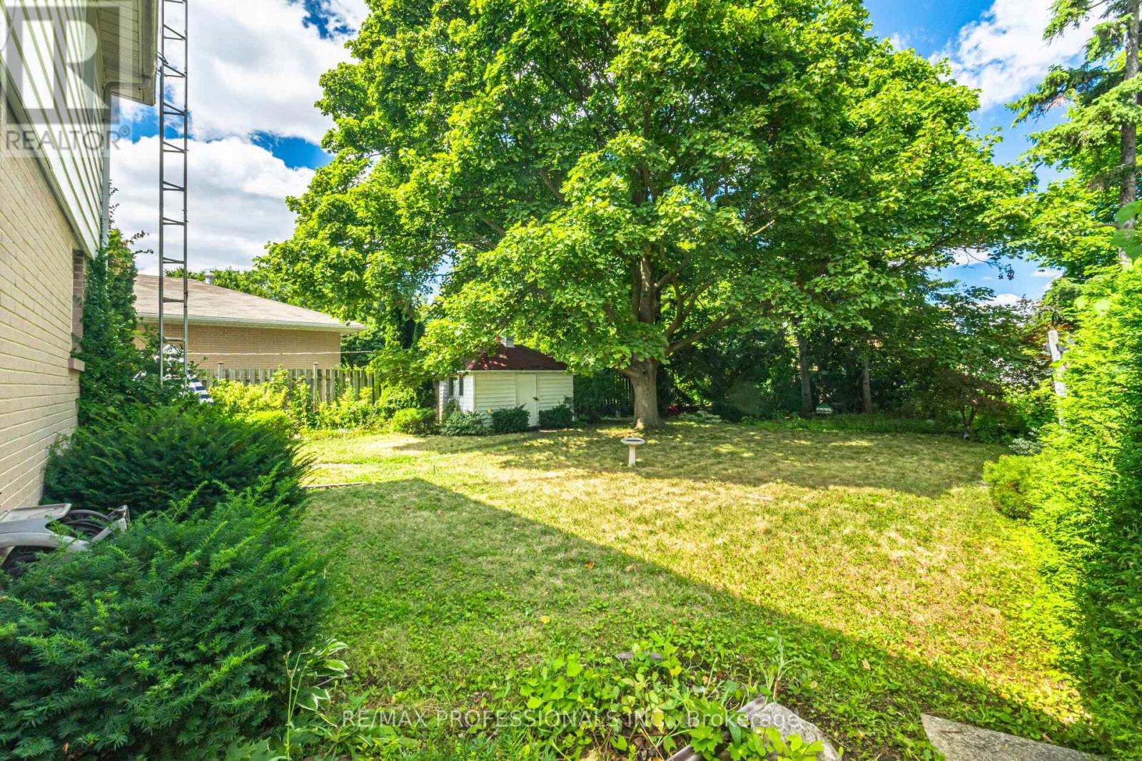 77 Bedford Park Avenue, Richmond Hill, Ontario  L4C 2N9 - Photo 36 - N13218890