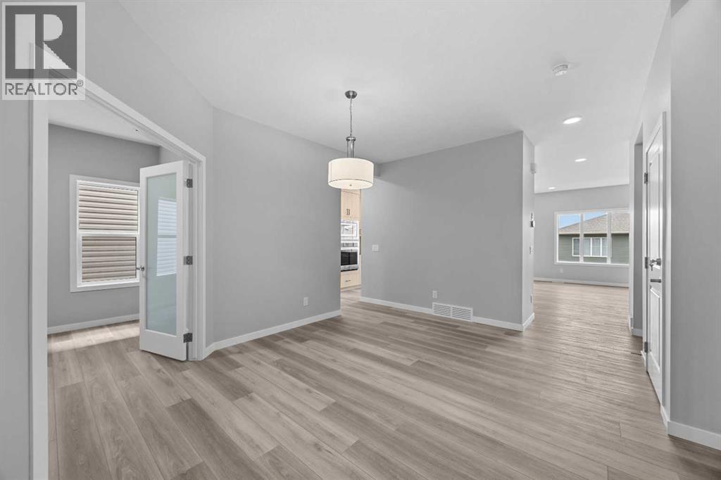 74 Lucas Place Nw, Calgary, Alberta  T3P 2E5 - Photo 6 - A2314543