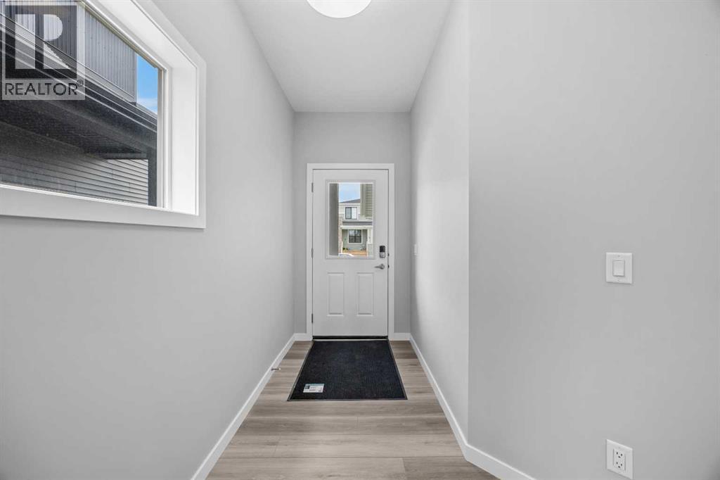 74 Lucas Place Nw, Calgary, Alberta  T3P 2E5 - Photo 3 - A2314543