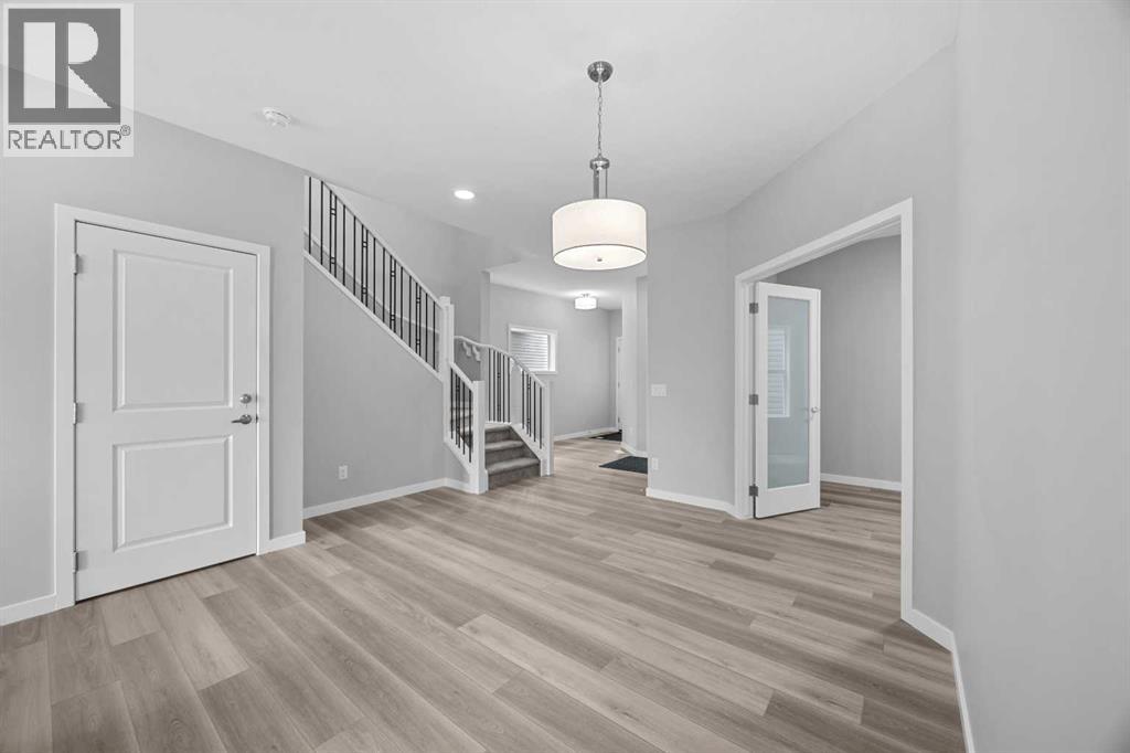 74 Lucas Place Nw, Calgary, Alberta  T3P 2E5 - Photo 5 - A2314543