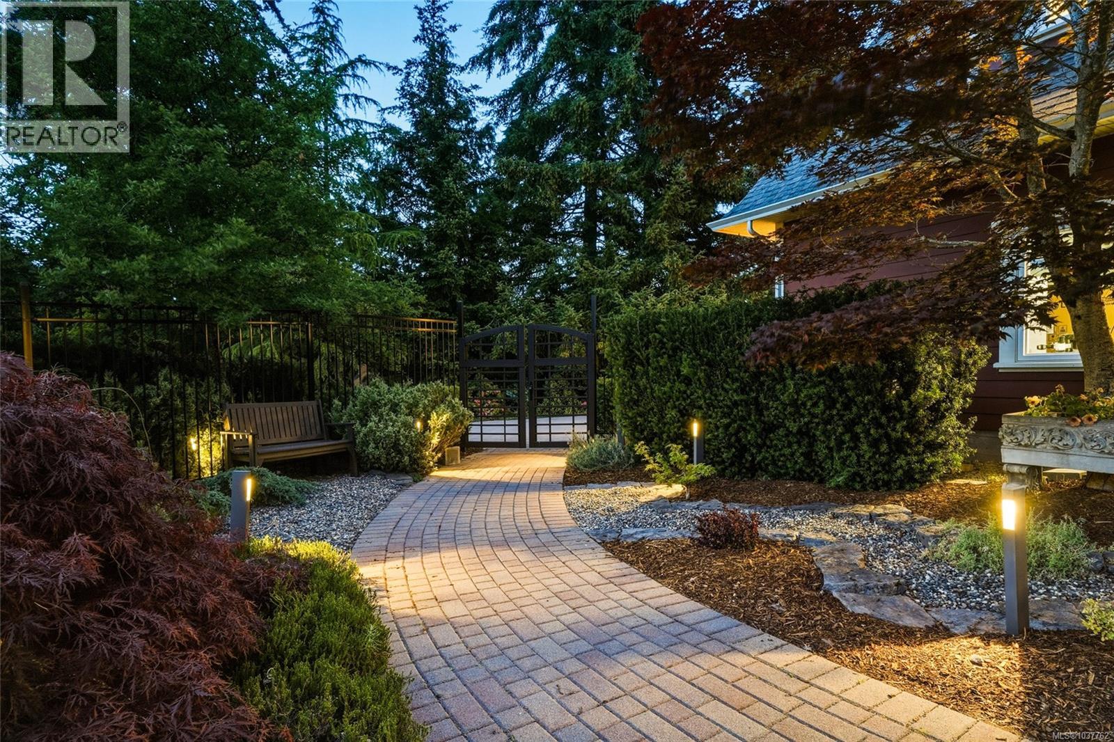 6429 Bryn Rd, Central Saanich, British Columbia V8M 1X6 - Photo 75 - 1037762