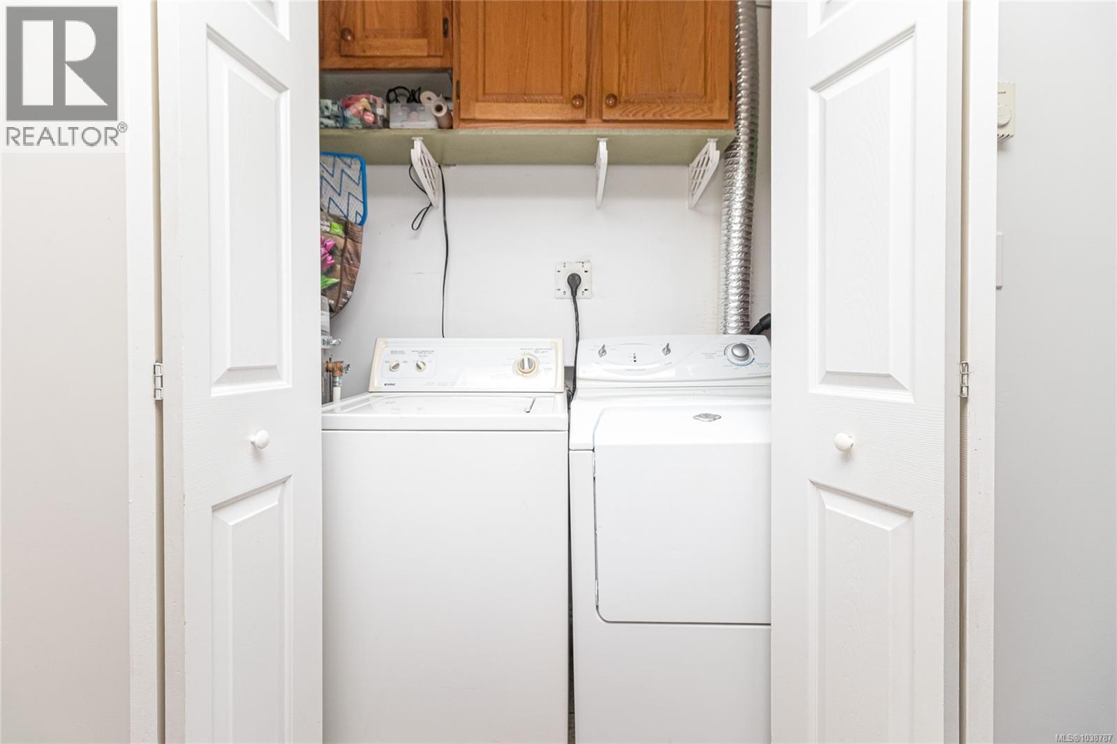 862 Canterbury Rd, Saanich, British Columbia  V8X 3E6 - Photo 32 - 1038787