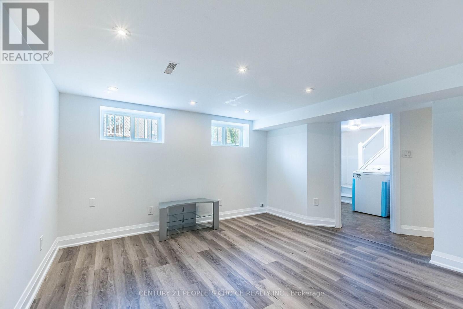 39 Meadowland Drive, Brampton, Ontario  L6W 2R5 - Photo 25 - W12933022
