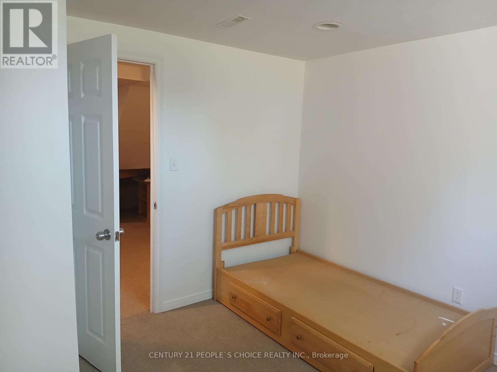 31 Moss Place, Guelph, Ontario  N1G 4V2 - Photo 9 - X12884812