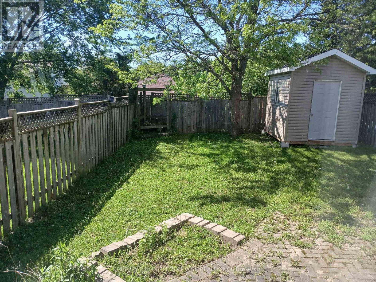 31 Moss Place, Guelph, Ontario  N1G 4V2 - Photo 3 - X12884812