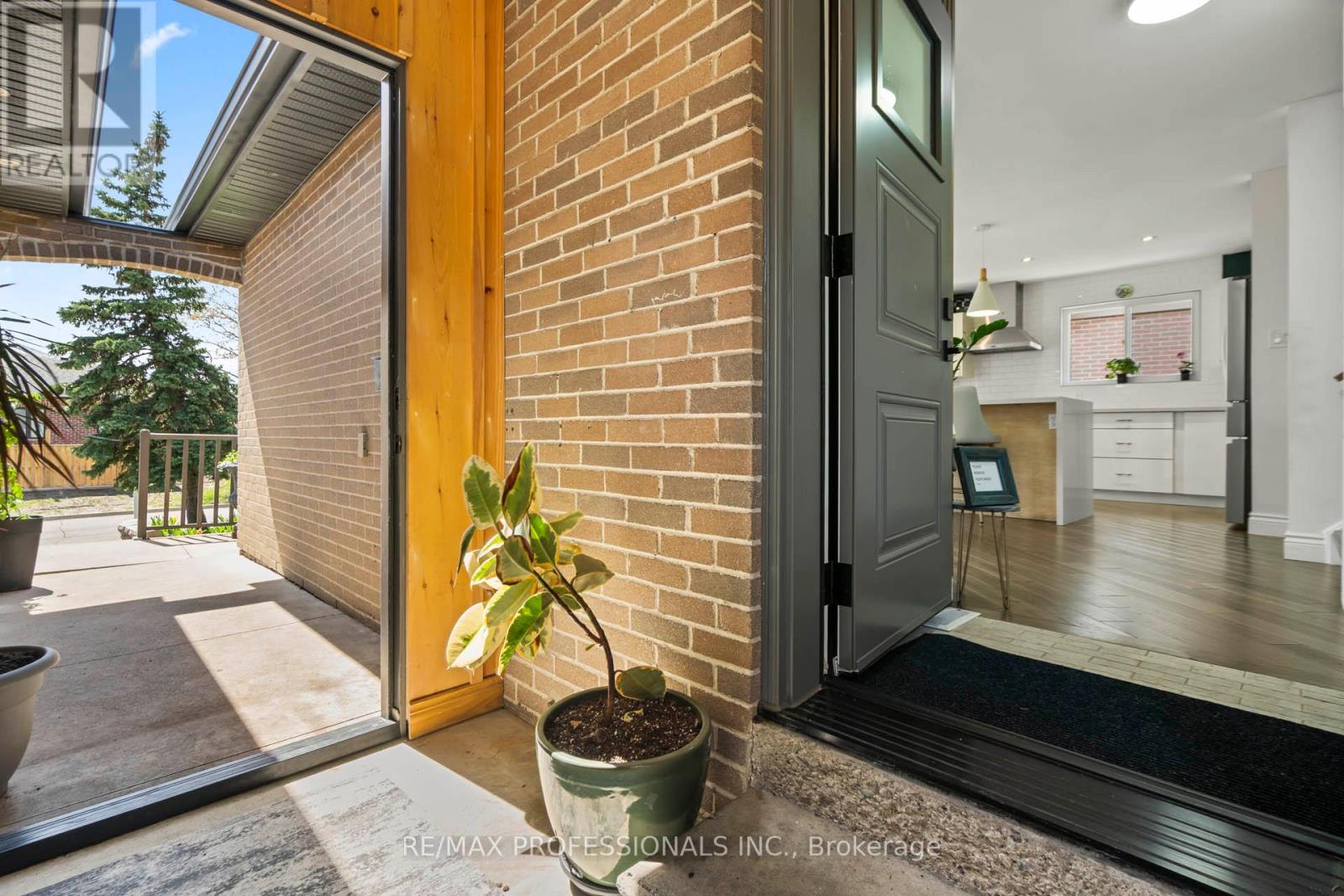 62 Caledon Crescent, Brampton, Ontario  L6W 1C5 - Photo 6 - W13116322