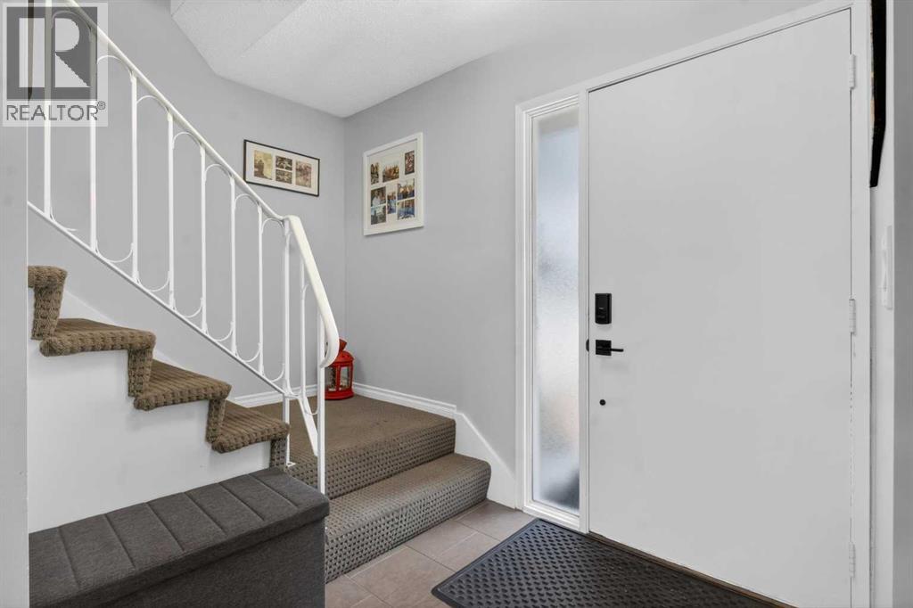 348 Midlake Boulevard Se, Calgary, Alberta  T2X 1M9 - Photo 2 - A2316053