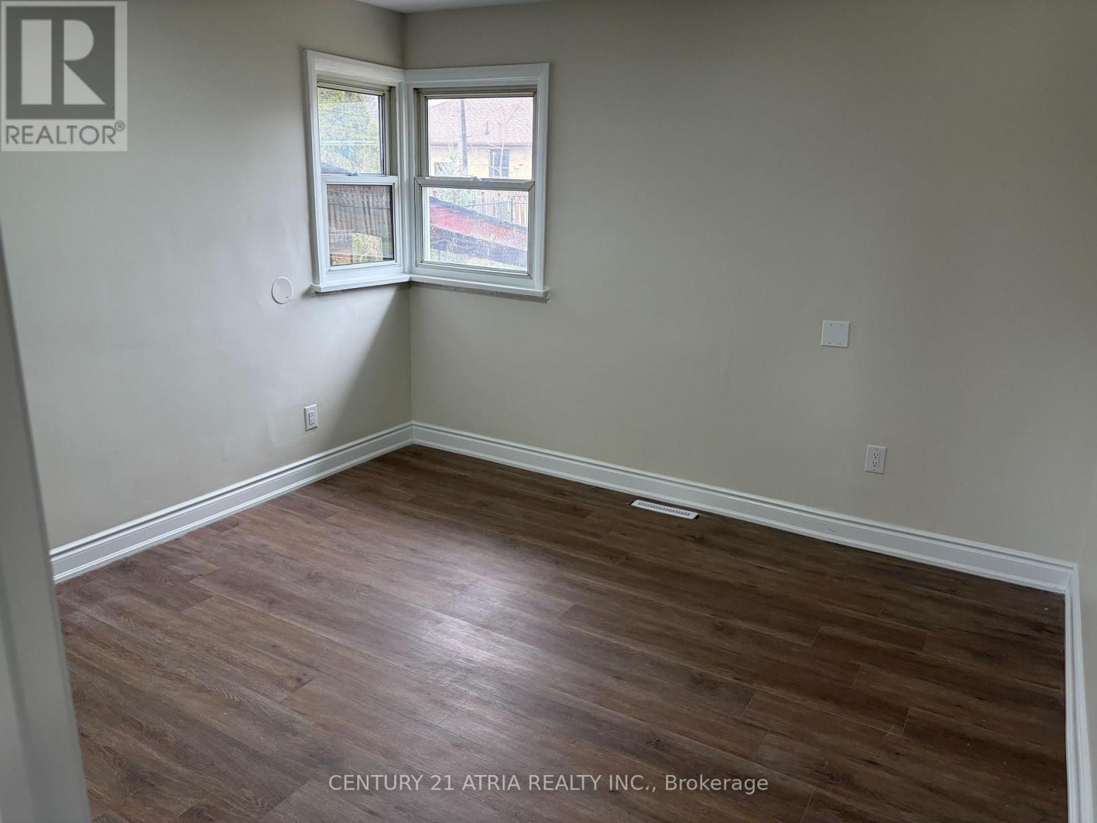 Upper - 13 Ridgewood Avenue, Guelph, Ontario  N1H 6C3 - Photo 7 - X12963460