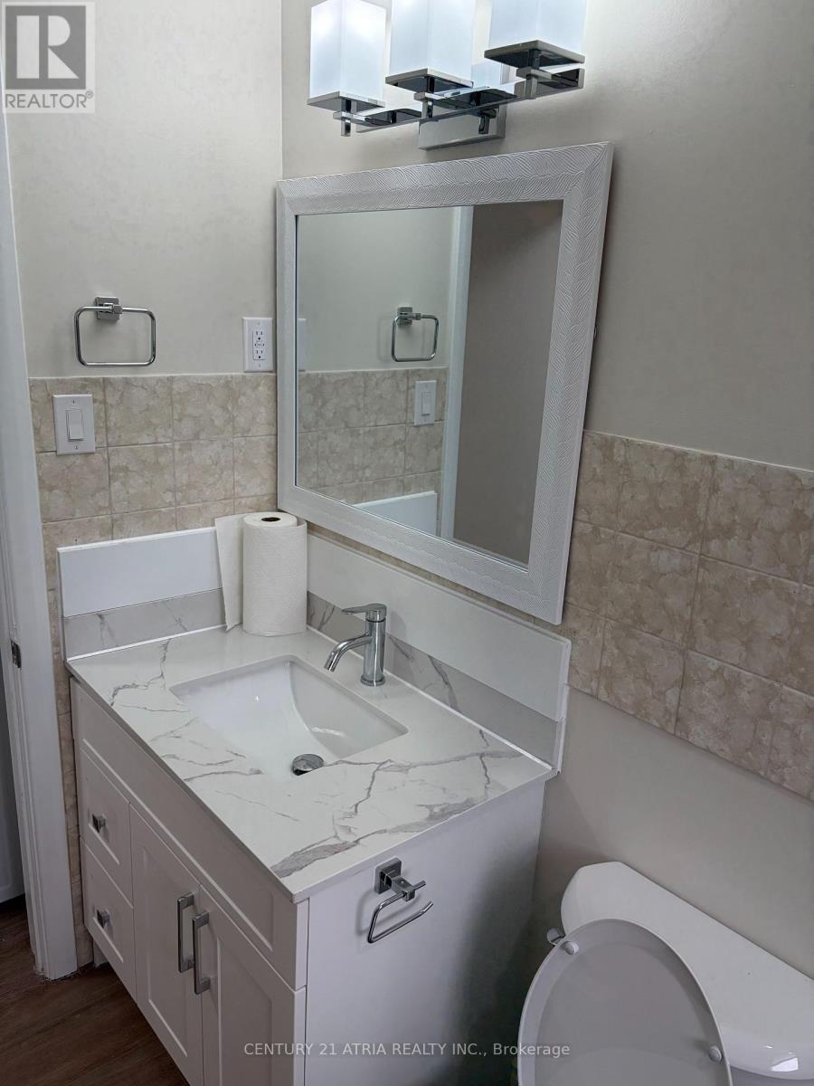 Upper - 13 Ridgewood Avenue, Guelph, Ontario  N1H 6C3 - Photo 6 - X12963460