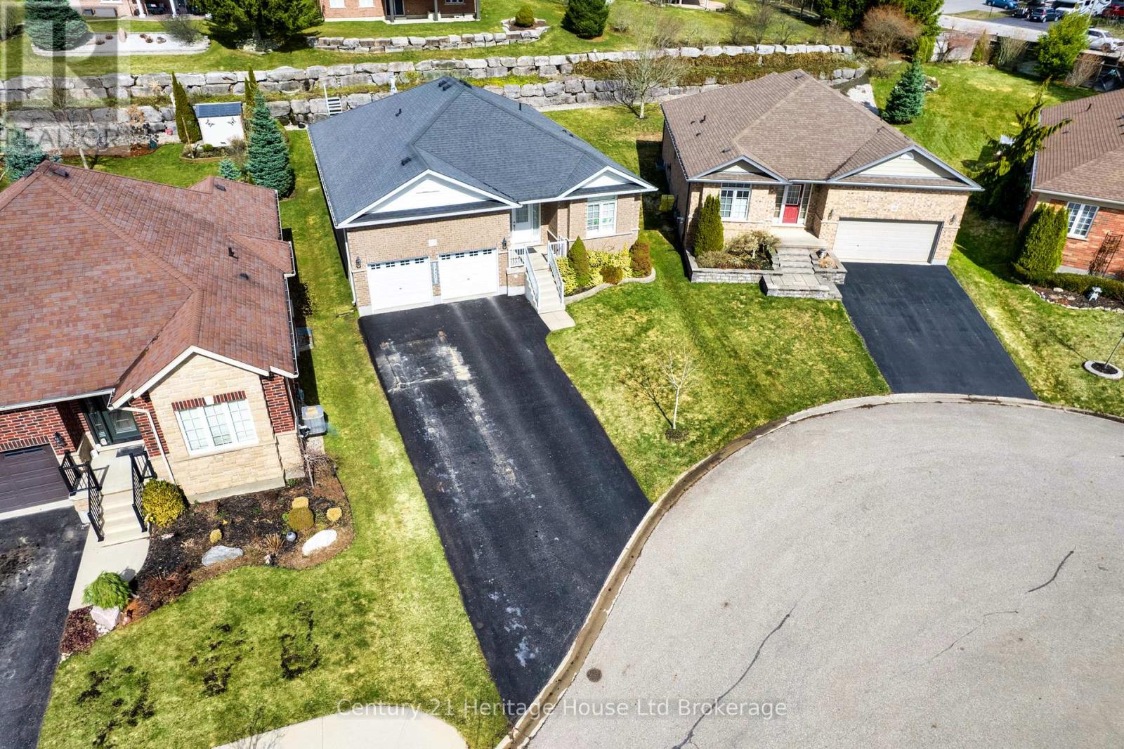 619 Fox Hollow Court, Woodstock, Ontario  N4T 1W3 - Photo 3 - X12896560