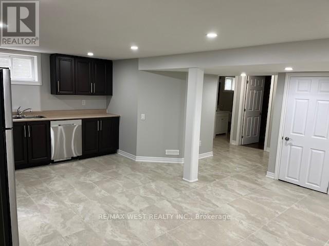 10 Testa Street, East Gwillimbury, Ontario L0L 1R0 - Photo 3 - N13174344