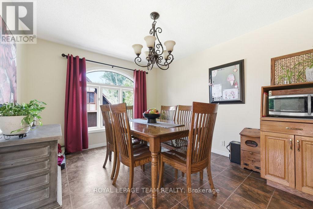 63 Alva Drive, Whitewater Region, Ontario  K0J 1K0 - Photo 15 - X13219018