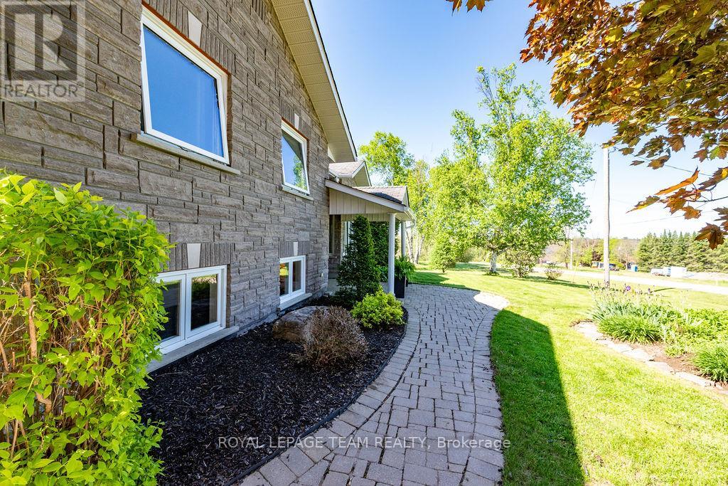 63 Alva Drive, Whitewater Region, Ontario  K0J 1K0 - Photo 3 - X13219018