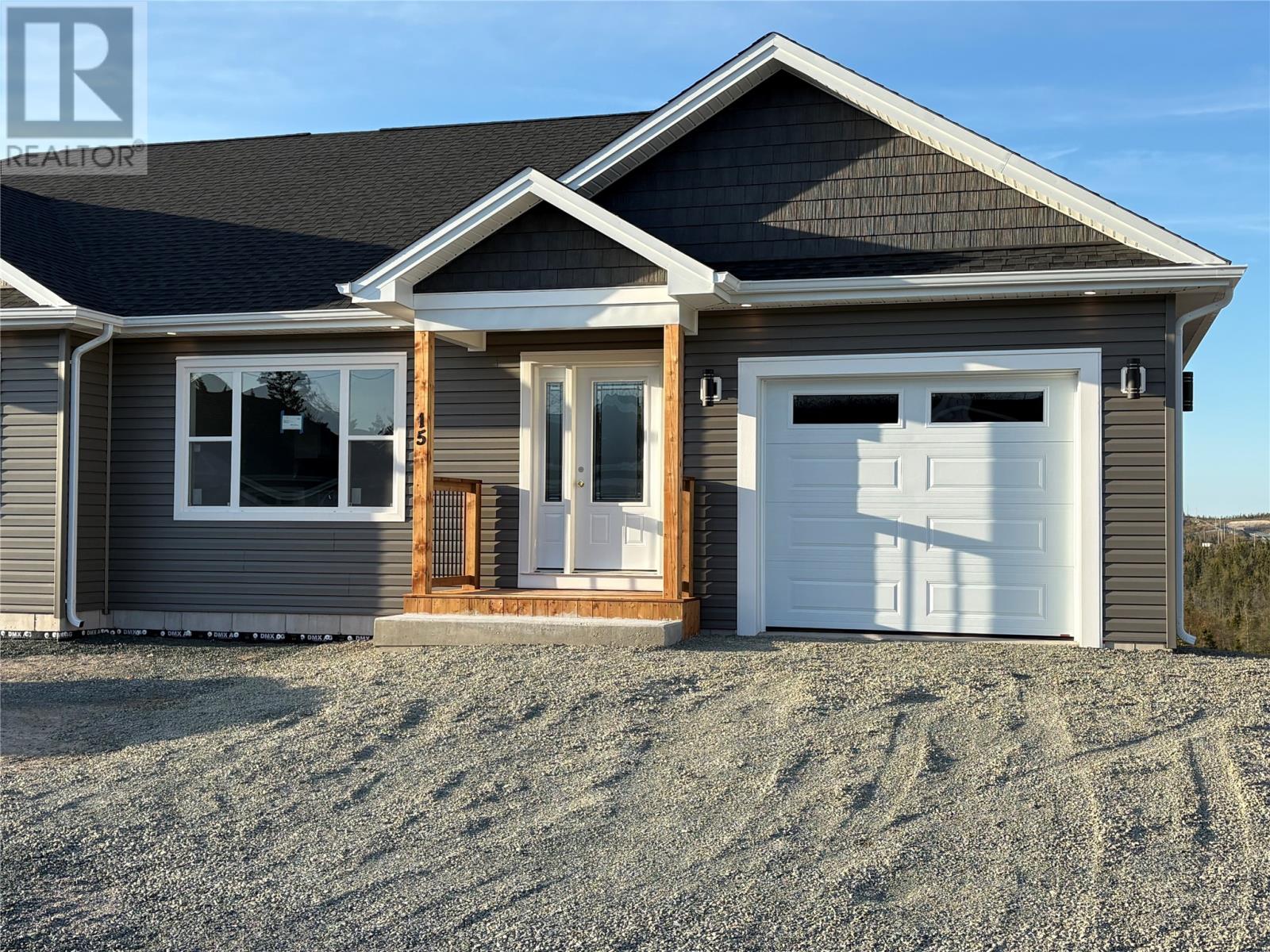 15 Nextor Place, Conception Bay South, Newfoundland & Labrador