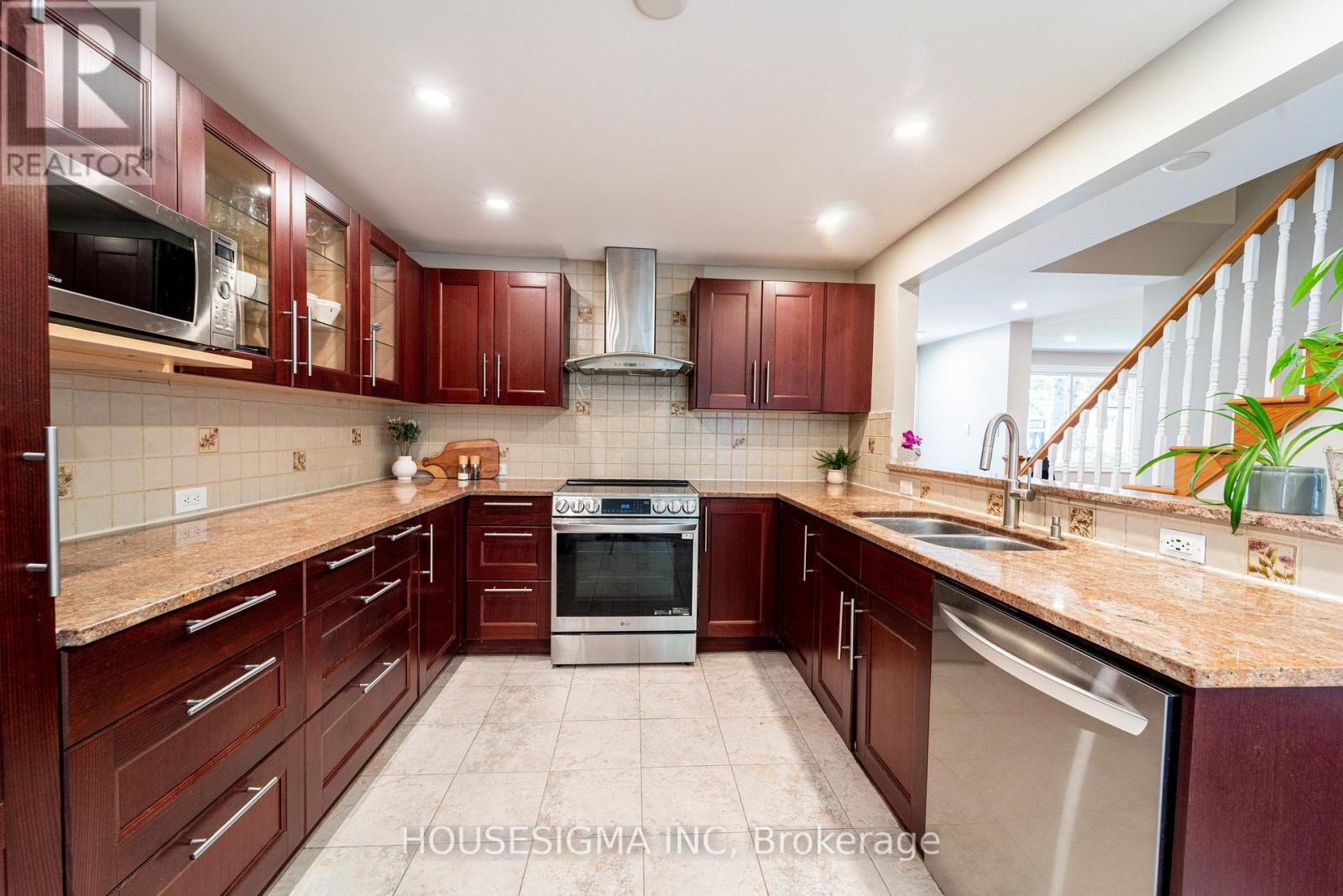 2032 Kings Grove Crescent, Ottawa, Ontario  K1J 6G1 - Photo 15 - X13210714
