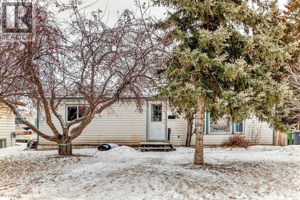 5209 46 Street, Rimbey, Alberta  T0C 2J0 - Photo 2 - A2281410