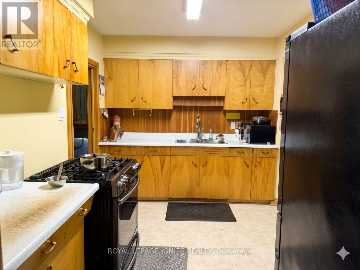 38 Rossander Court, Toronto, Ontario  M1J 2B7 - Photo 5 - E13172648