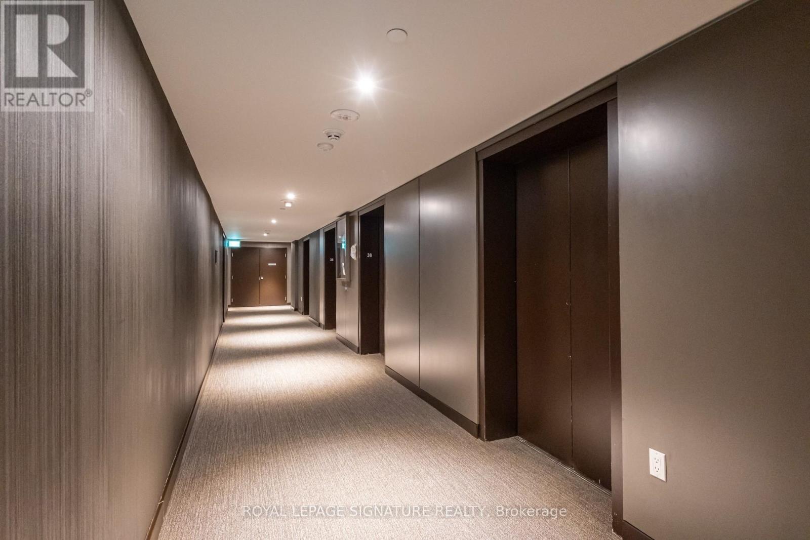 3807 - 448 Burnhamthorpe Road W, Mississauga, Ontario L5B 0R4 - Photo 6 - W13218578