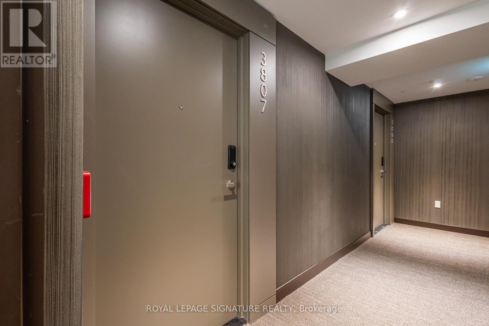 3807 - 448 Burnhamthorpe Road W, Mississauga, Ontario L5B 0R4 - Photo 10 - W13218578