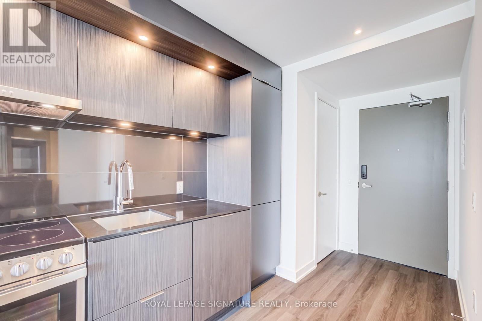 3807 - 448 Burnhamthorpe Road W, Mississauga, Ontario L5B 0R4 - Photo 15 - W13218578