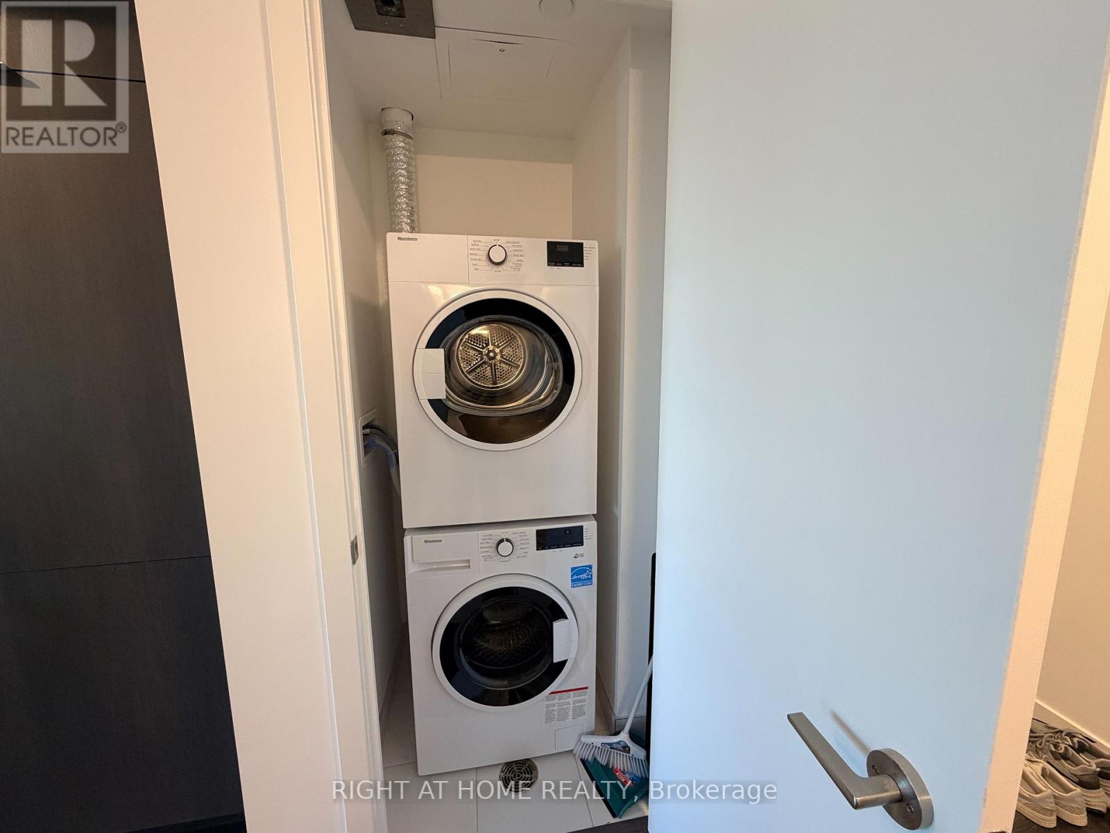 2307 - 100 Queen Street E, Toronto, Ontario  M5C 0B5 - Photo 11 - C13219050