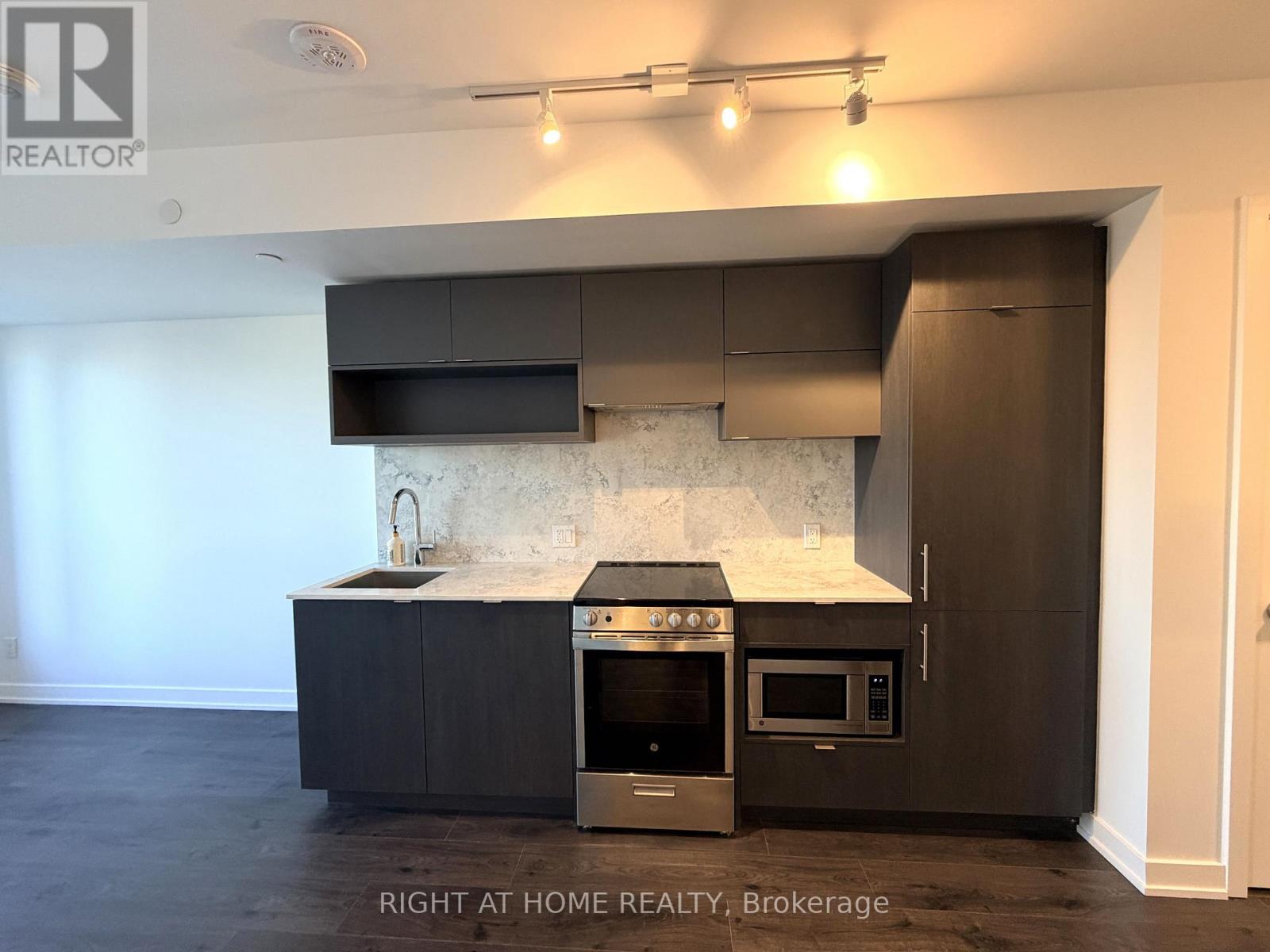 2307 - 100 Queen Street E, Toronto, Ontario  M5C 0B5 - Photo 6 - C13219050