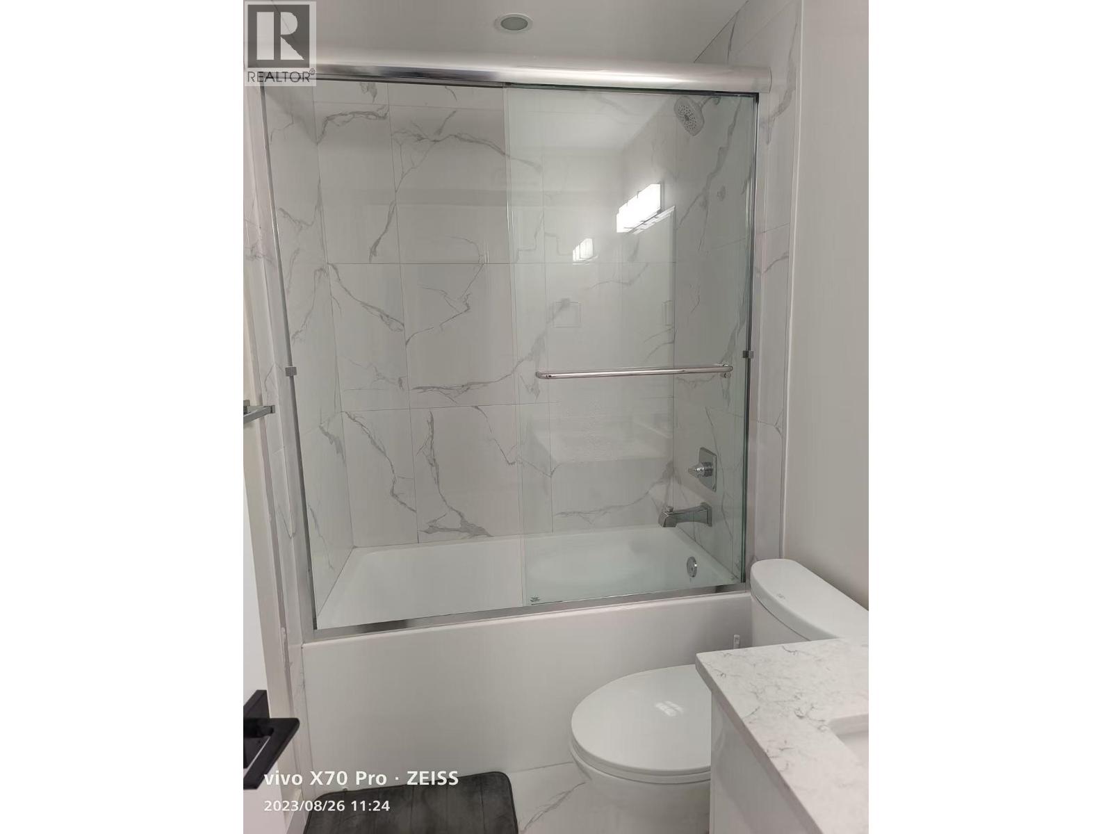Bachelor Suite 16xx Ellesmere Avenue, Burnaby, British Columbia  V5B 3T4 - Photo 5 - R3130008