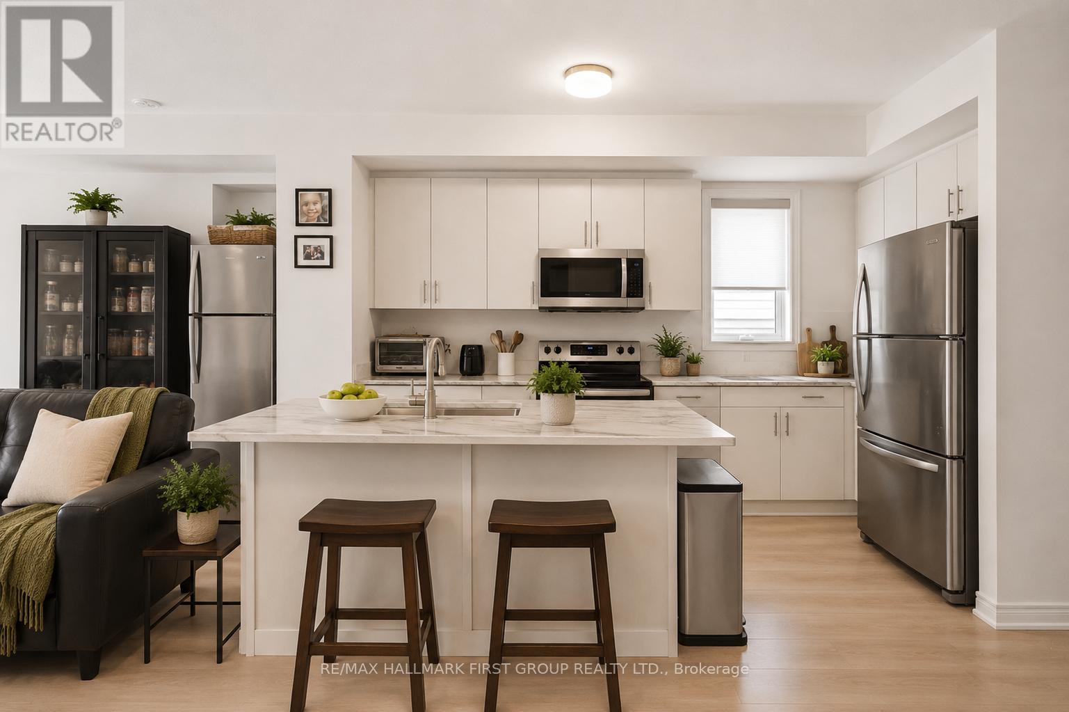 2019 Cameron Lott Crescent, Oshawa, Ontario  L1L 0S1 - Photo 9 - E13219070