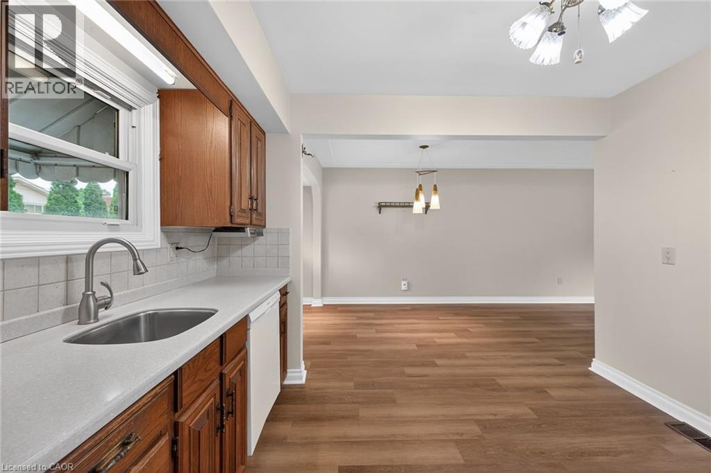 88 West 33rd Street, Hamilton, Ontario  L9C 5J1 - Photo 15 - 40834274