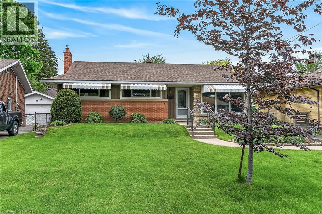 88 West 33rd Street, Hamilton, Ontario  L9C 5J1 - Photo 2 - 40834274