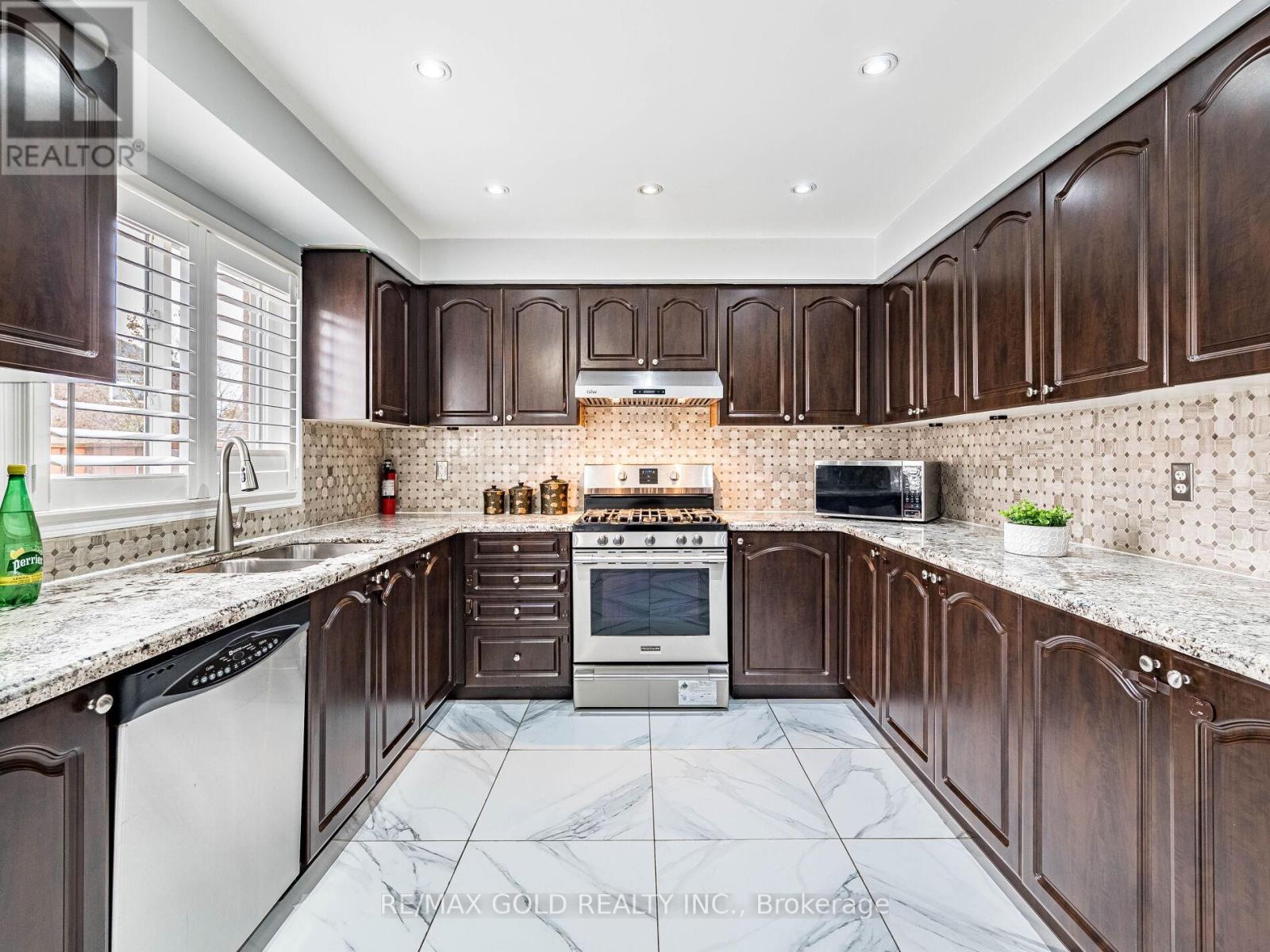 66 Hiberton Crescent, Brampton, Ontario  L7A 3C9 - Photo 11 - W13219116