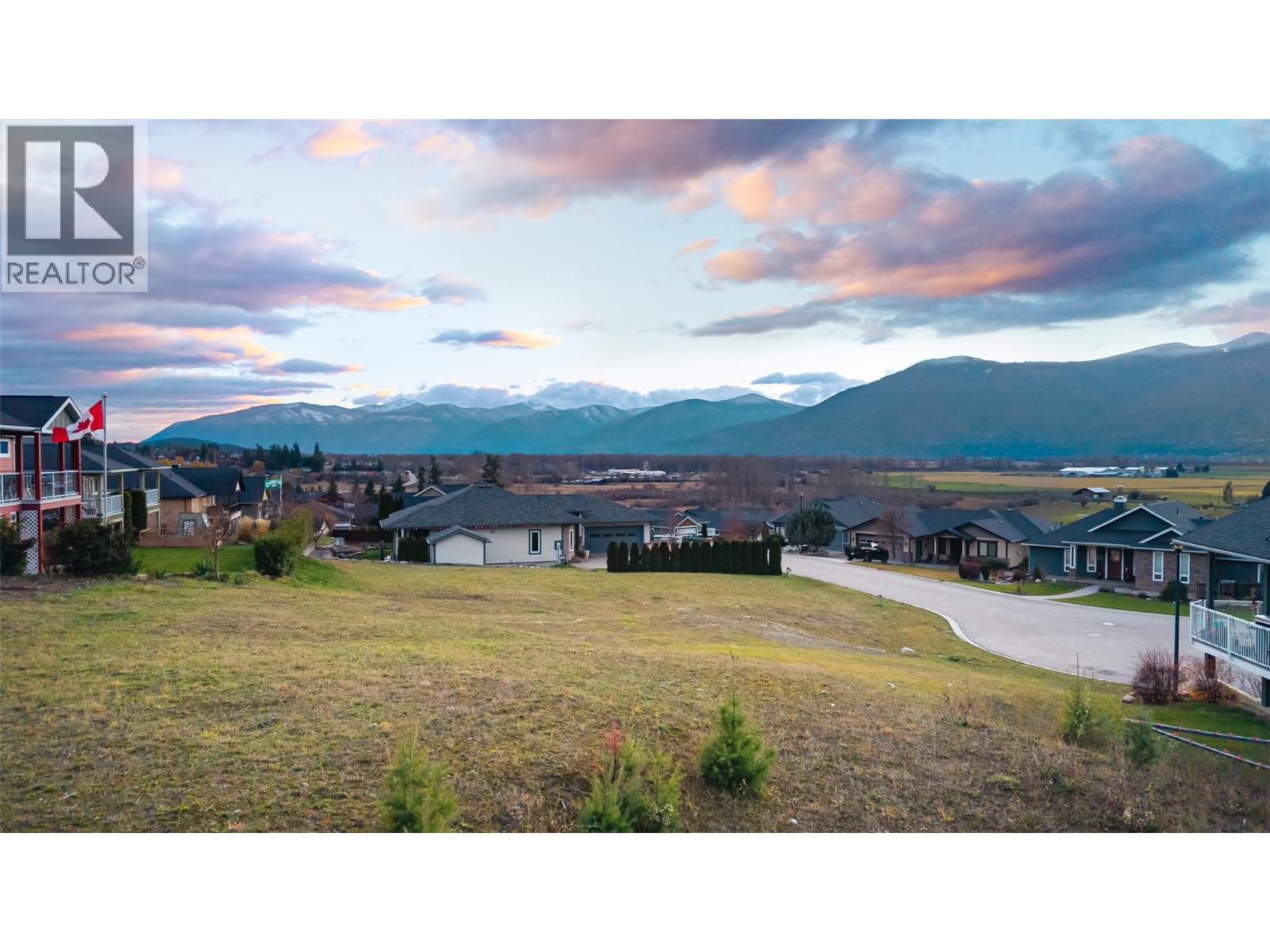 1016 Purcell Crescent, Creston, British Columbia  V0B 1G3 - Photo 6 - 10382381