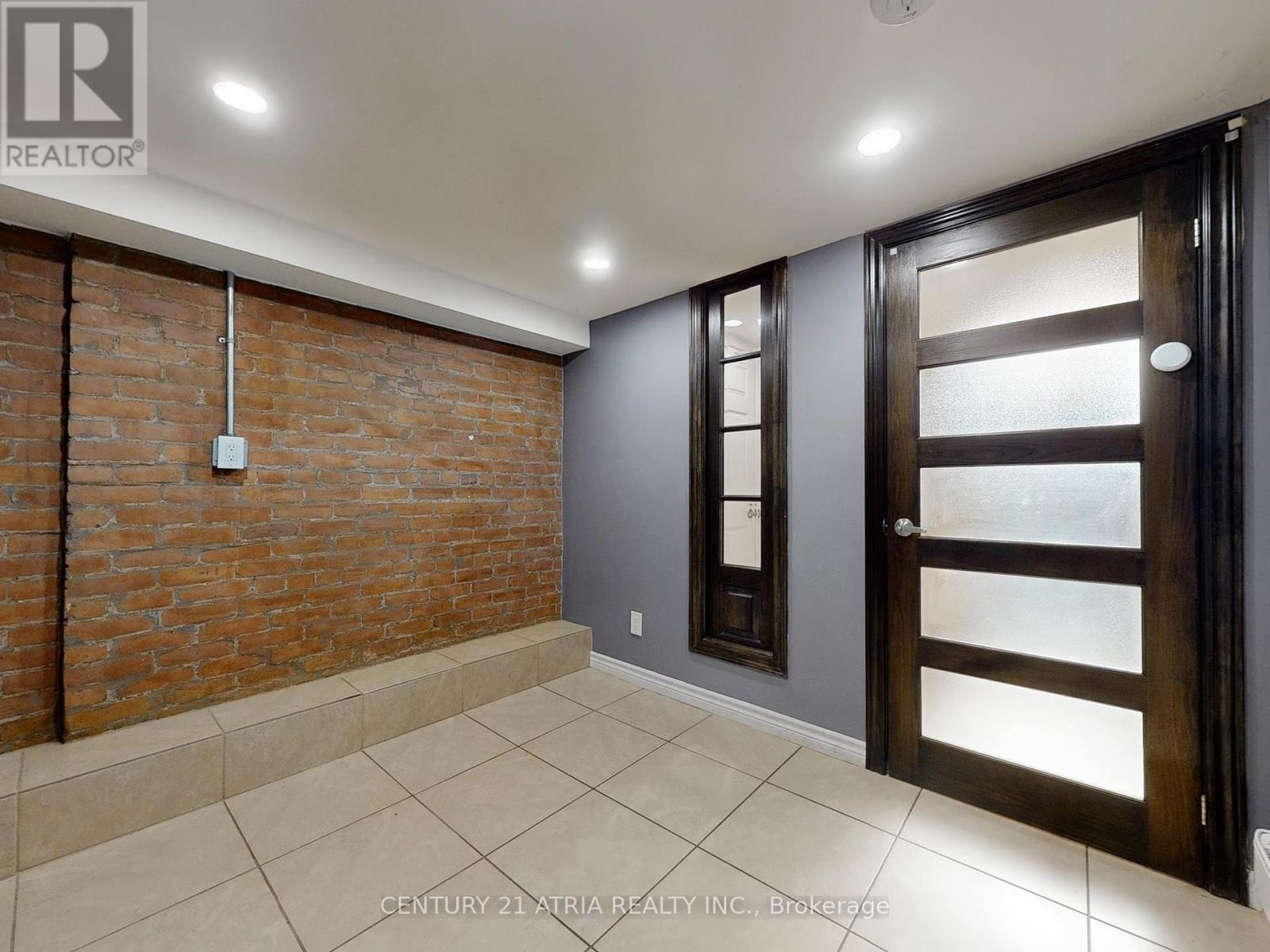 Lower - 2828 Danforth Avenue, Toronto, Ontario  M4C 1M1 - Photo 16 - E13219132