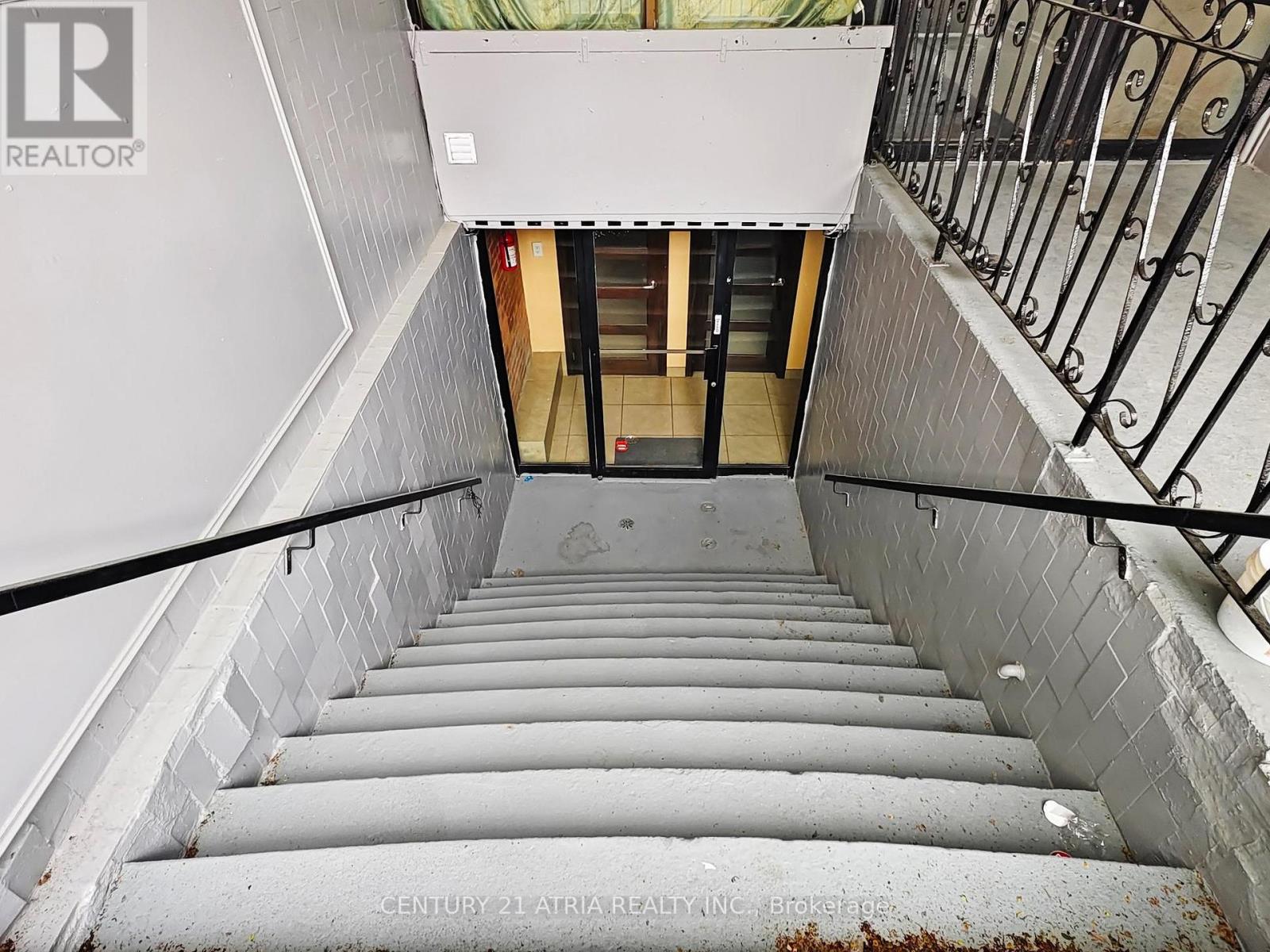 Lower - 2828 Danforth Avenue, Toronto, Ontario  M4C 1M1 - Photo 6 - E13219132