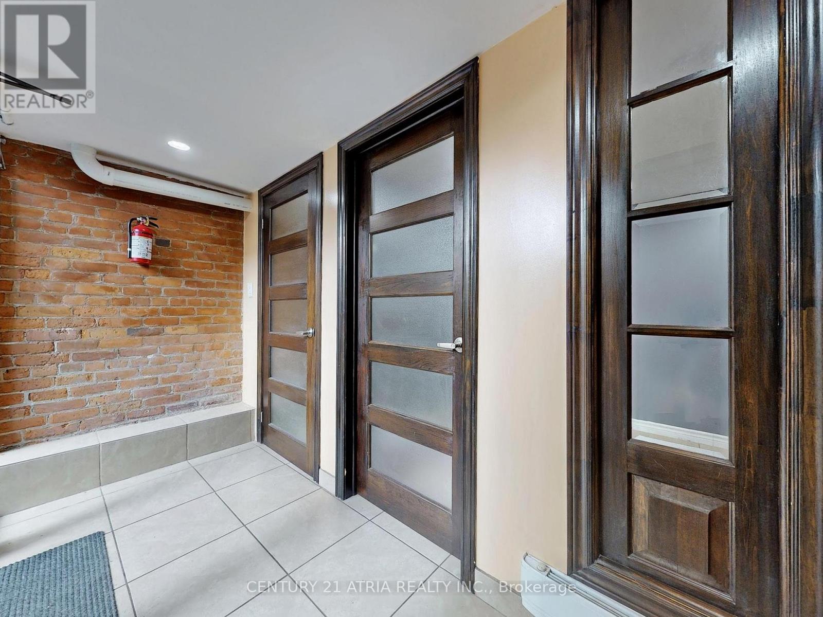 Lower - 2828 Danforth Avenue, Toronto, Ontario  M4C 1M1 - Photo 7 - E13219132