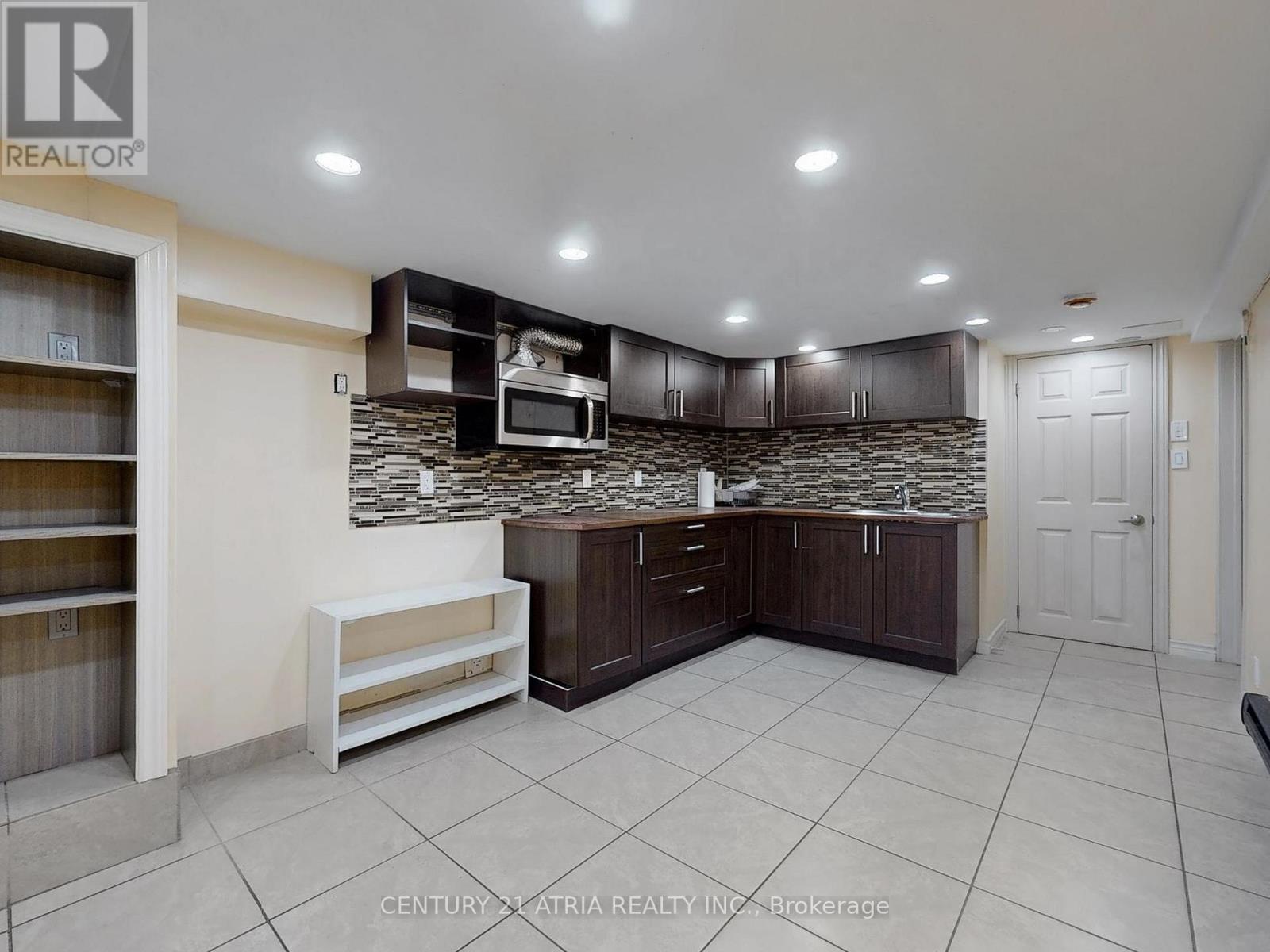 Lower - 2828 Danforth Avenue, Toronto, Ontario  M4C 1M1 - Photo 8 - E13219132