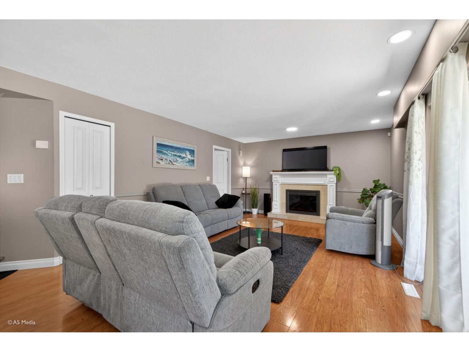 6715 128b Street, Surrey, British Columbia  V3W 9X7 - Photo 11 - R3128968