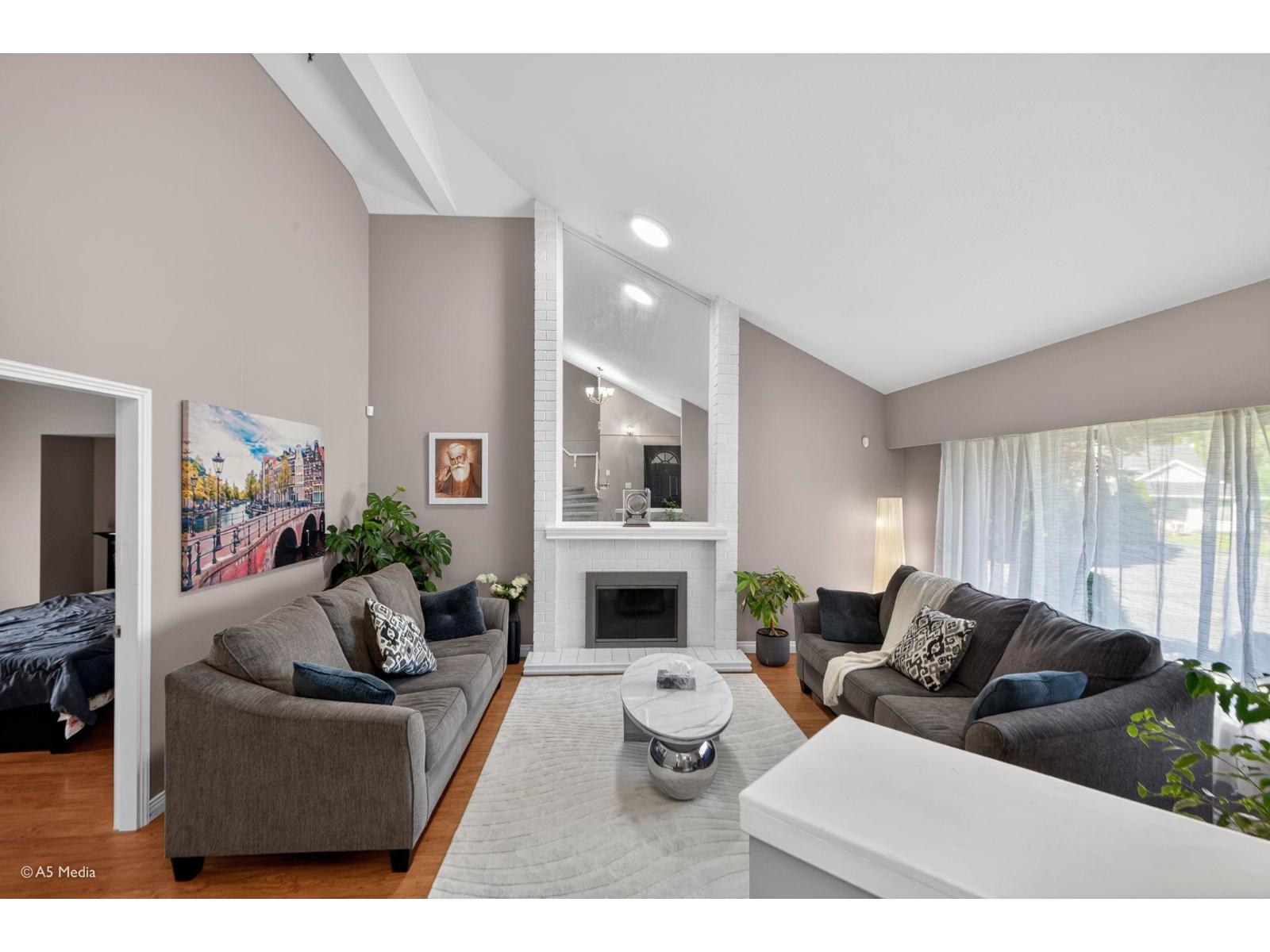 6715 128b Street, Surrey, British Columbia  V3W 9X7 - Photo 5 - R3128968