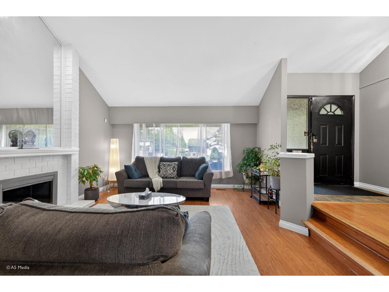 6715 128b Street, Surrey, British Columbia  V3W 9X7 - Photo 8 - R3128968