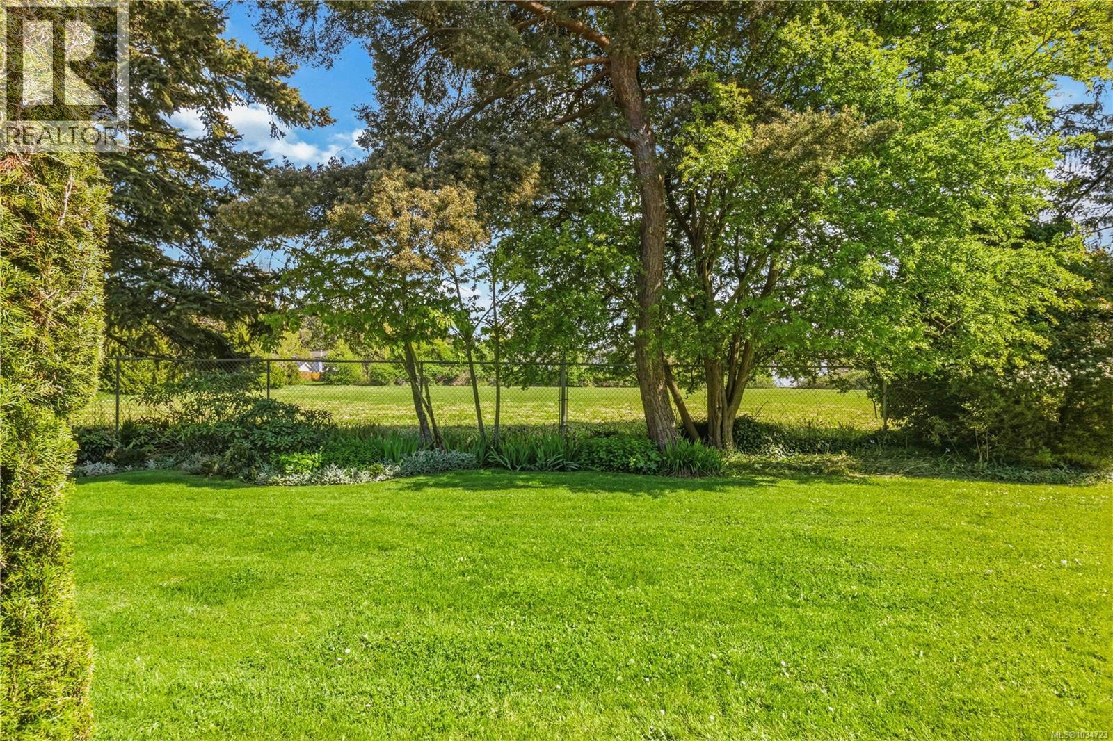 44 3987 Gordon Head Rd, Saanich, British Columbia  V8N 3X5 - Photo 26 - 1034723