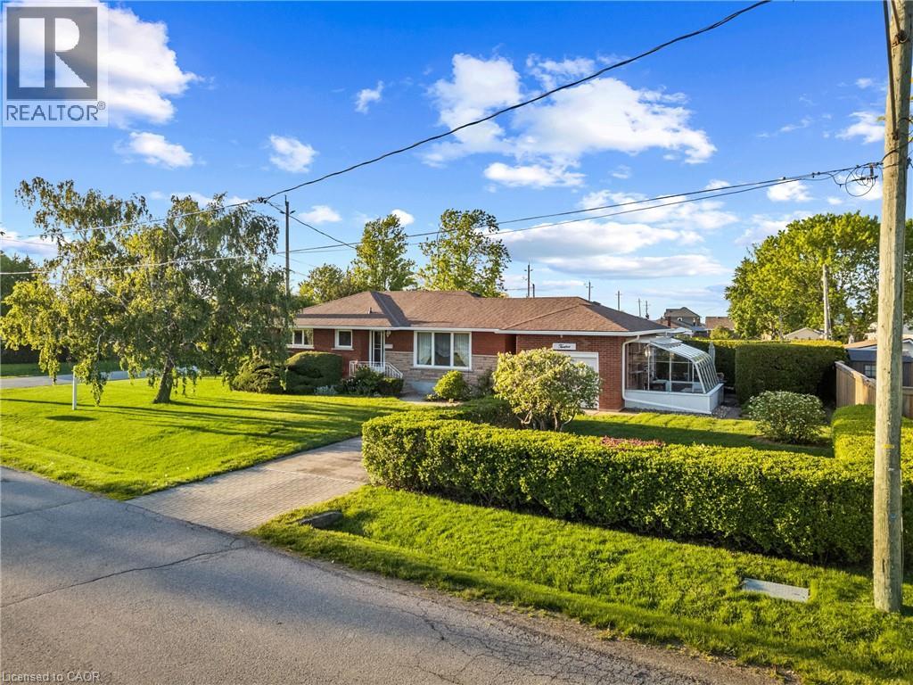 12 Lorne Avenue, Grimsby, Ontario  L3M 2H5 - Photo 2 - 40835027