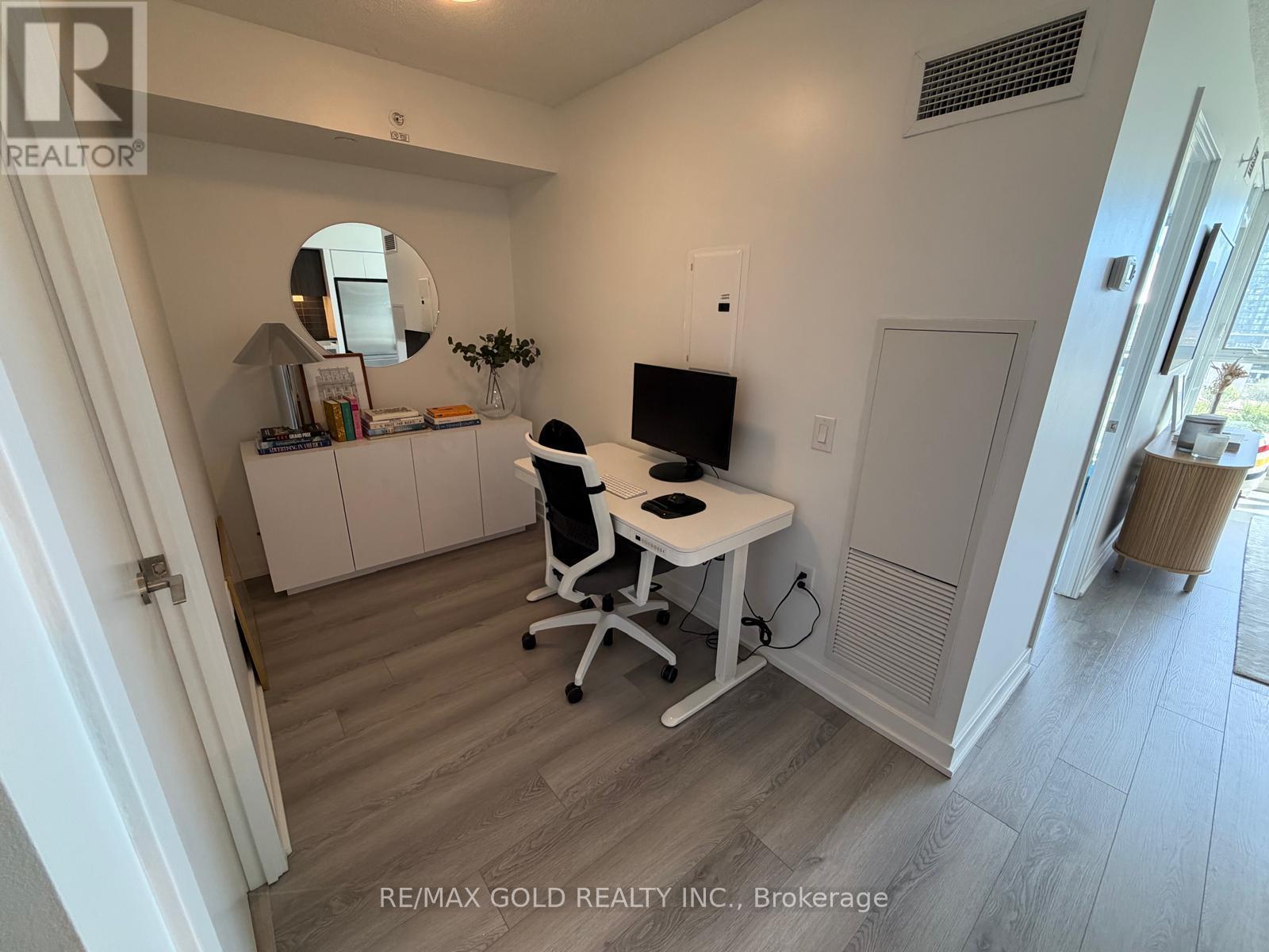 1006 - 75 Queens Wharf Road, Toronto, Ontario  M5V 0J8 - Photo 13 - C13219176