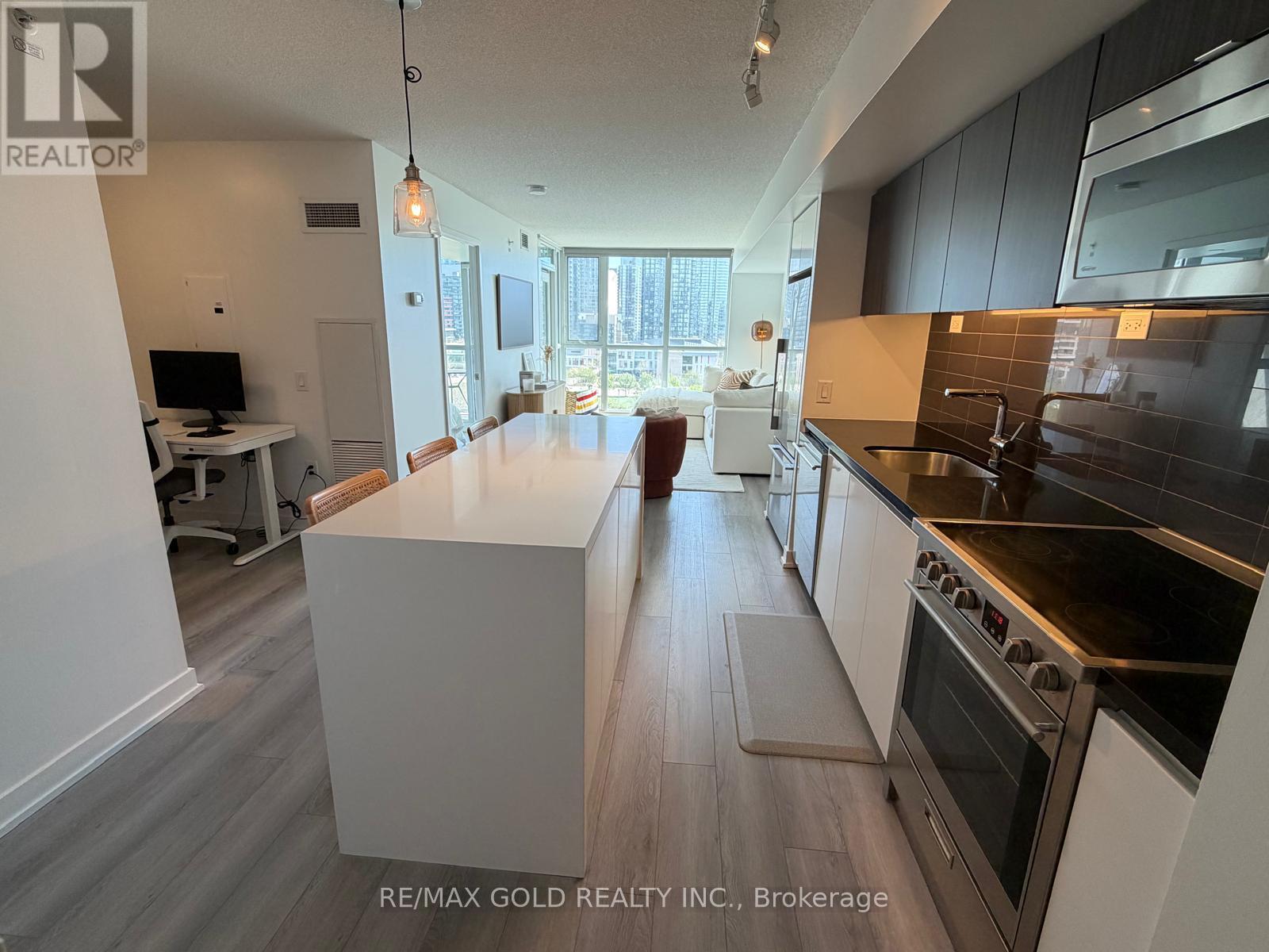 1006 - 75 Queens Wharf Road, Toronto, Ontario  M5V 0J8 - Photo 3 - C13219176