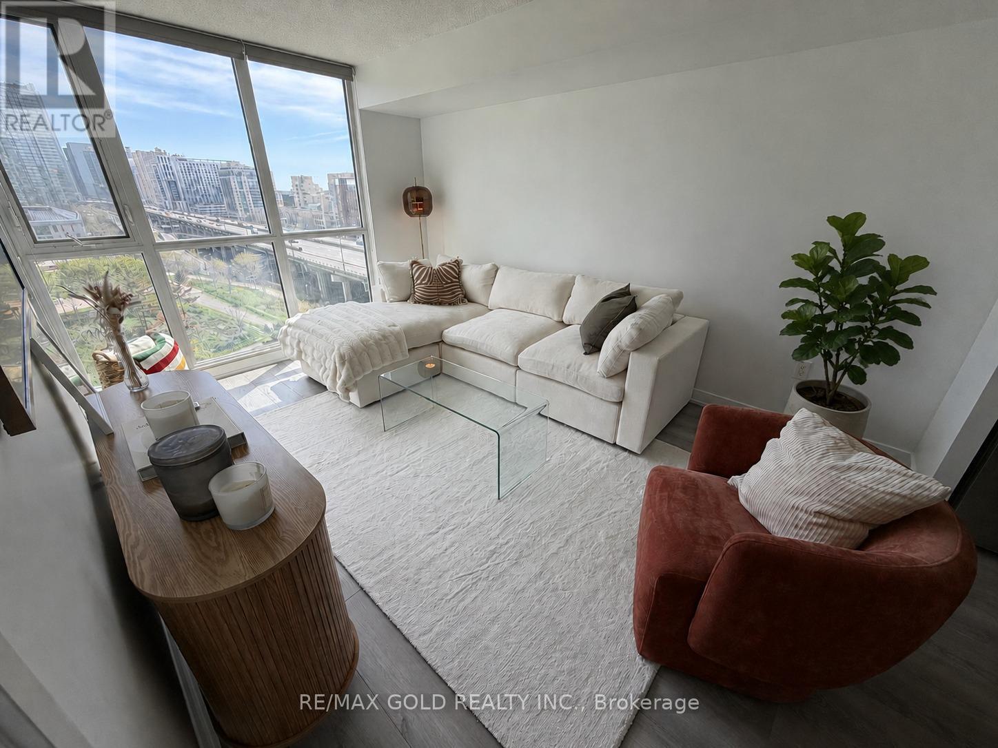 1006 - 75 Queens Wharf Road, Toronto, Ontario  M5V 0J8 - Photo 7 - C13219176