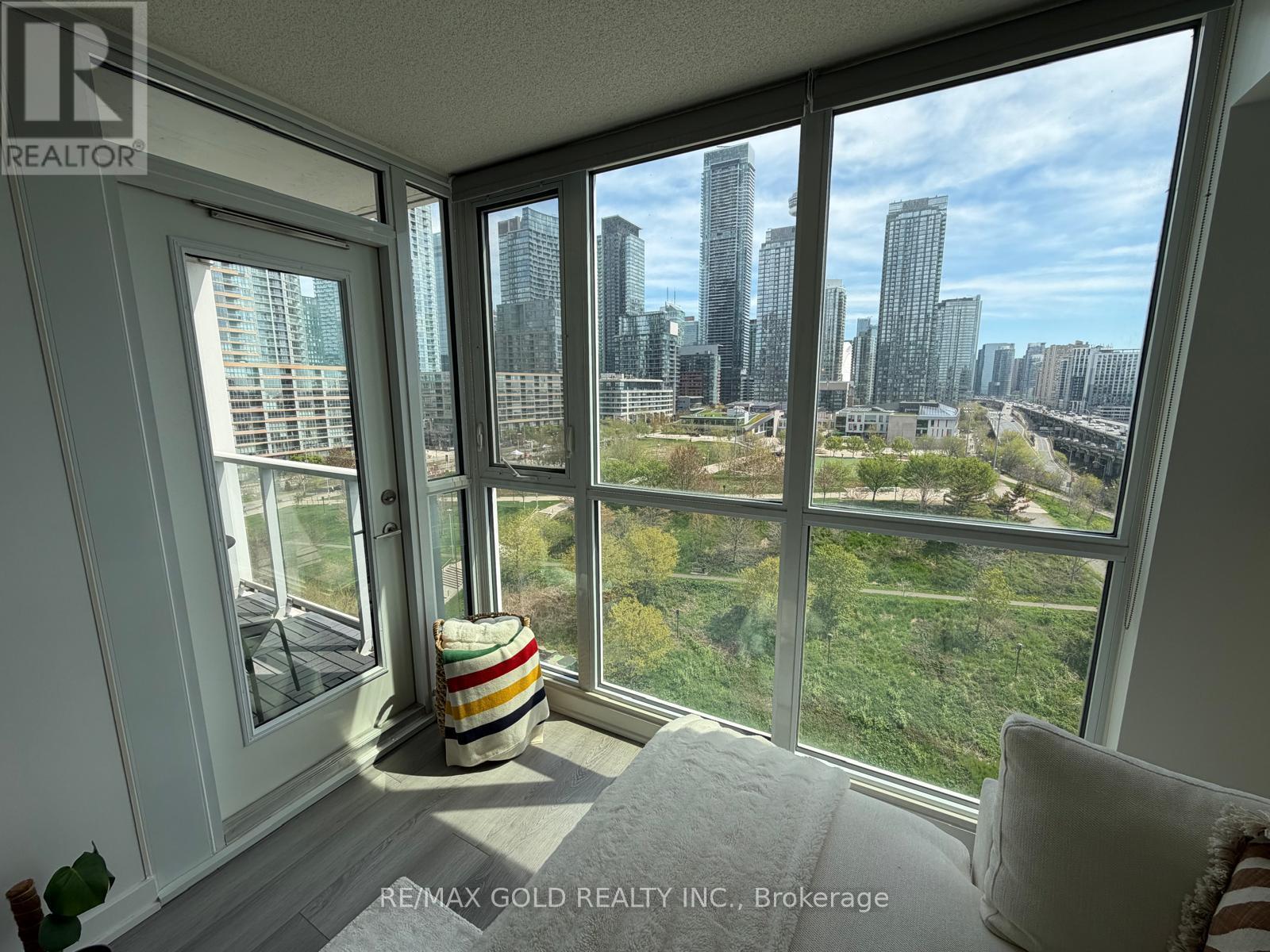 1006 - 75 Queens Wharf Road, Toronto, Ontario  M5V 0J8 - Photo 8 - C13219176